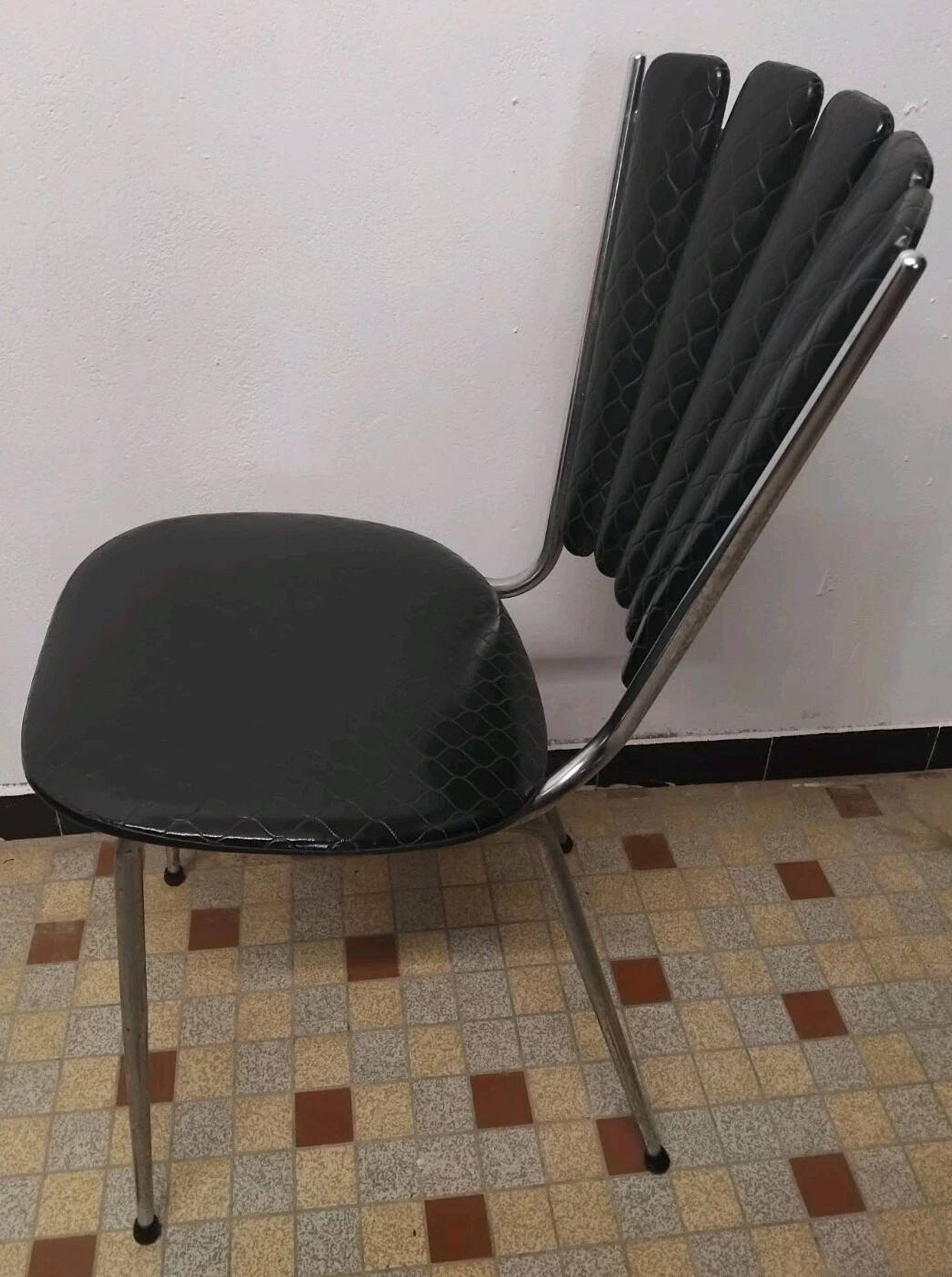 Vintage 50s/60s Marguerite Leatherette Chair