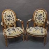 Pair medallions Louis XVI