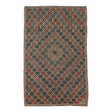 Tapis kilim géométrique rouge pâle et jaune en laine tissé à la main