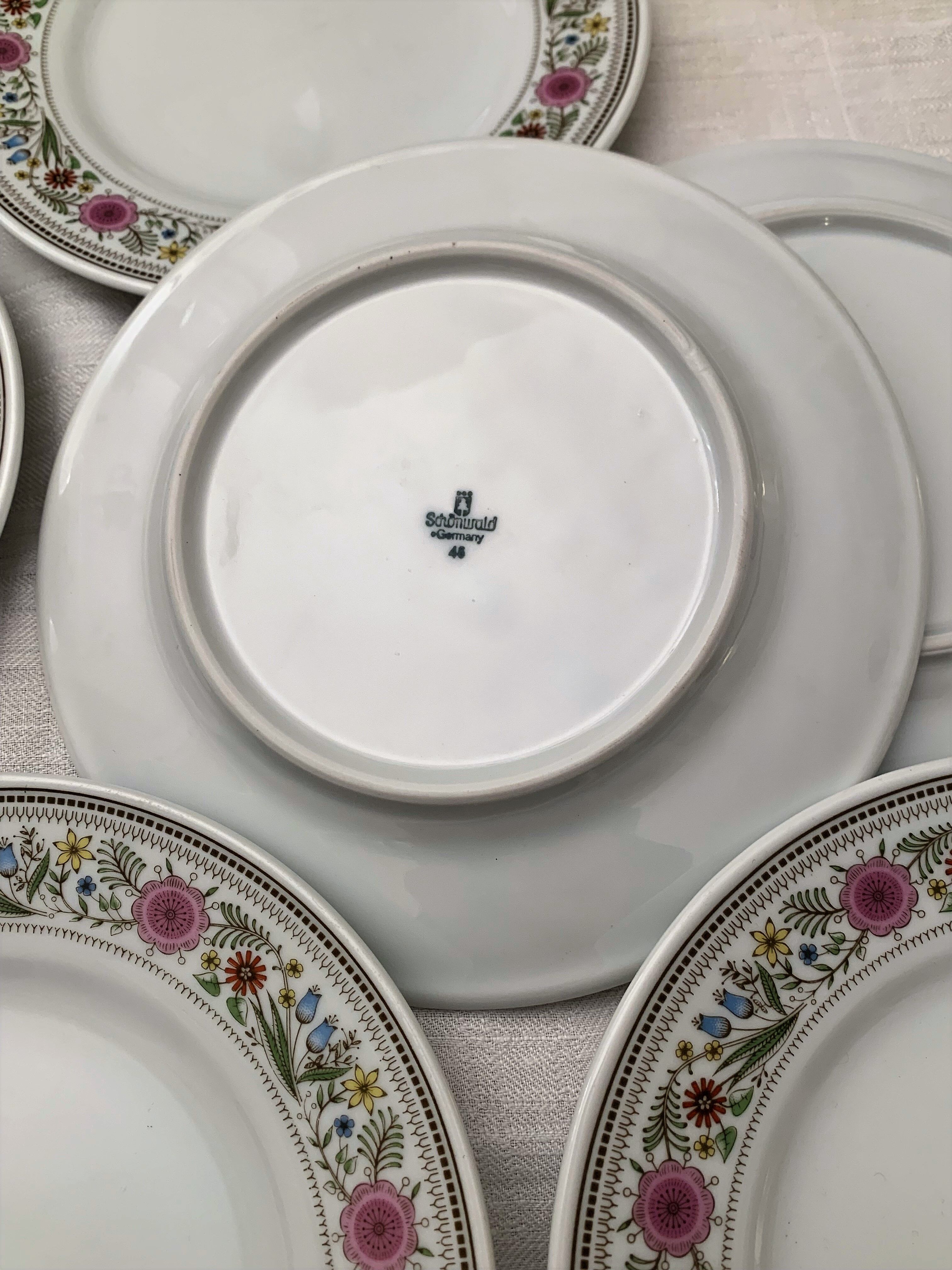 Porcelain dessert plates from the German brand Schonwald