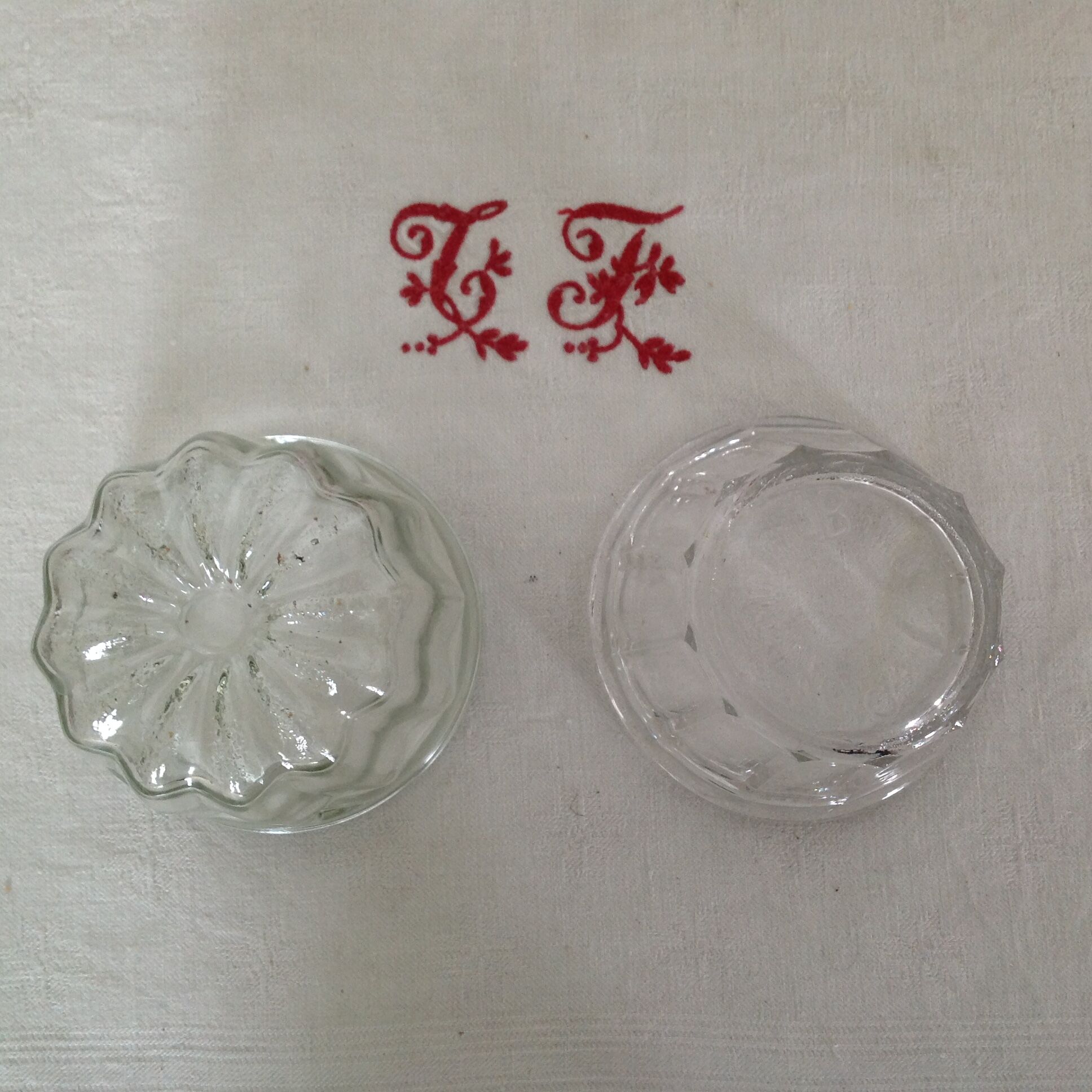 Duo of 2 old jam jars