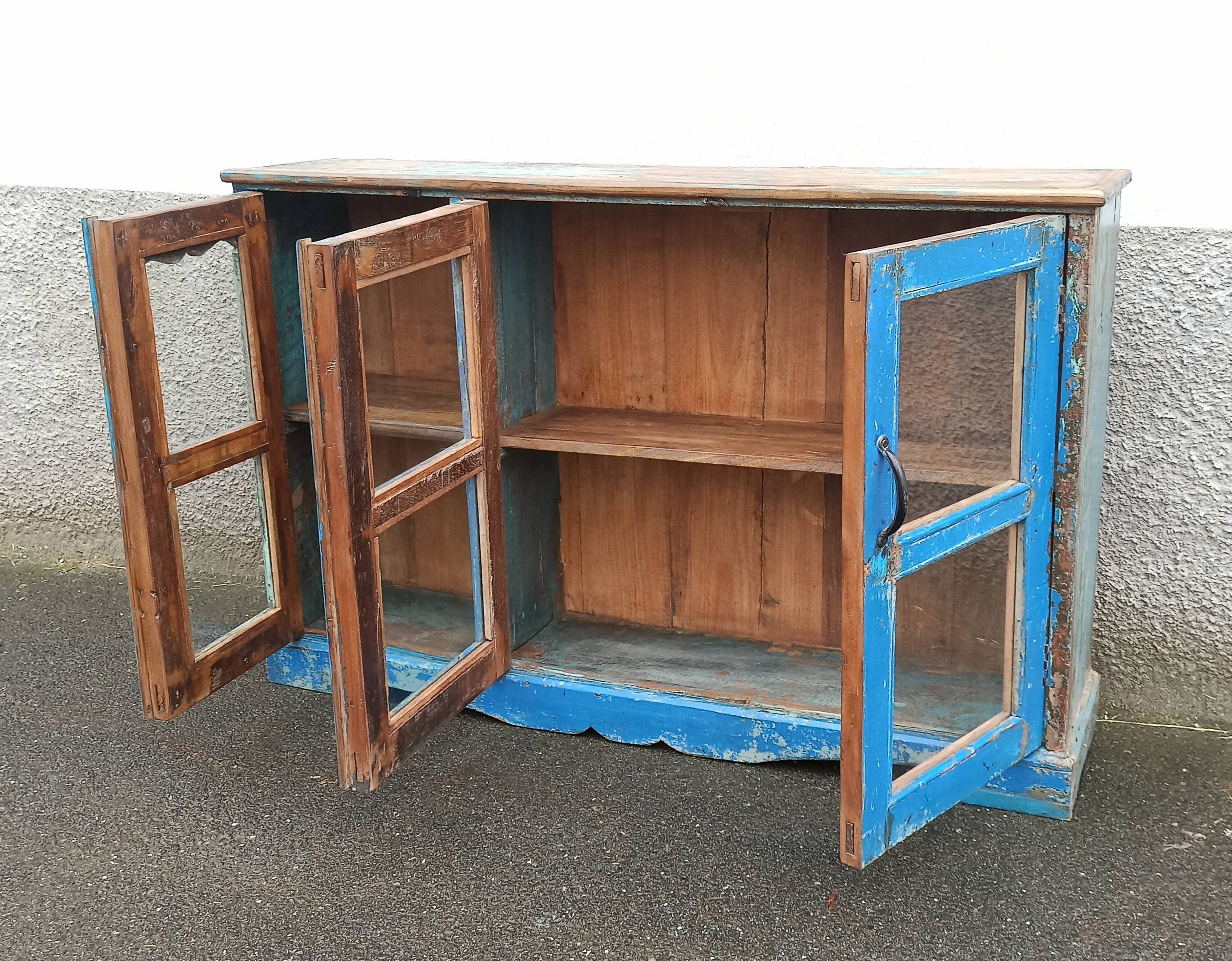 Small wooden display buffet