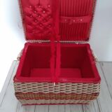 vintage wicker box/box