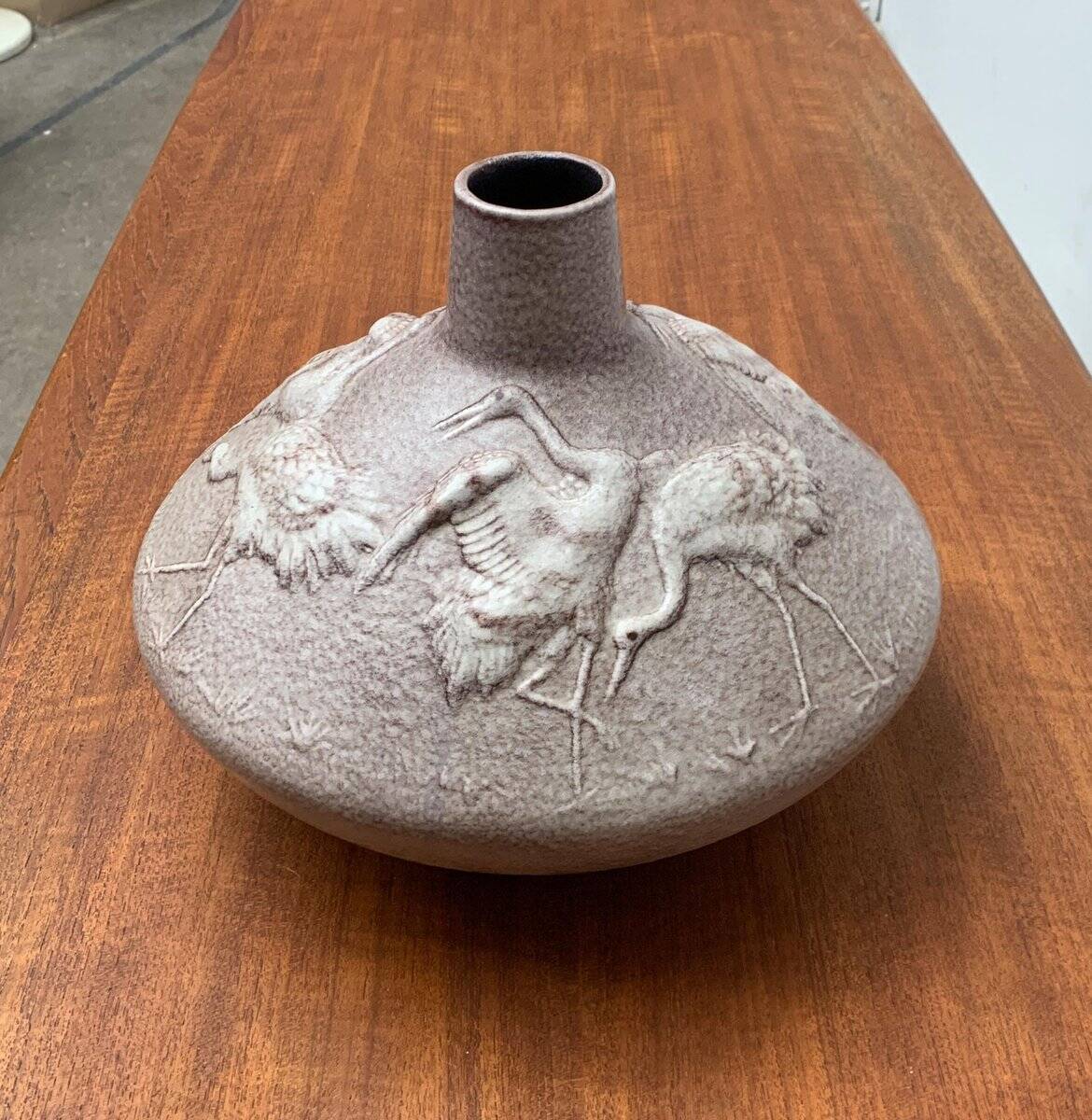 Large vase in German pottery from the mid-century with a crane ornament from Cortendorf.