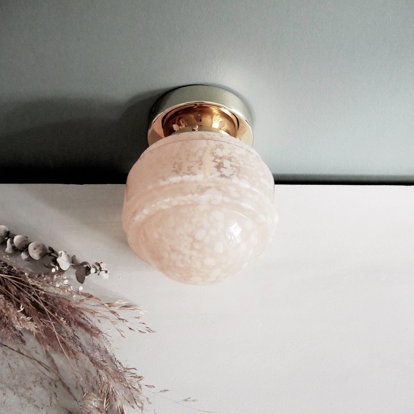 Wall lamp art deco pink