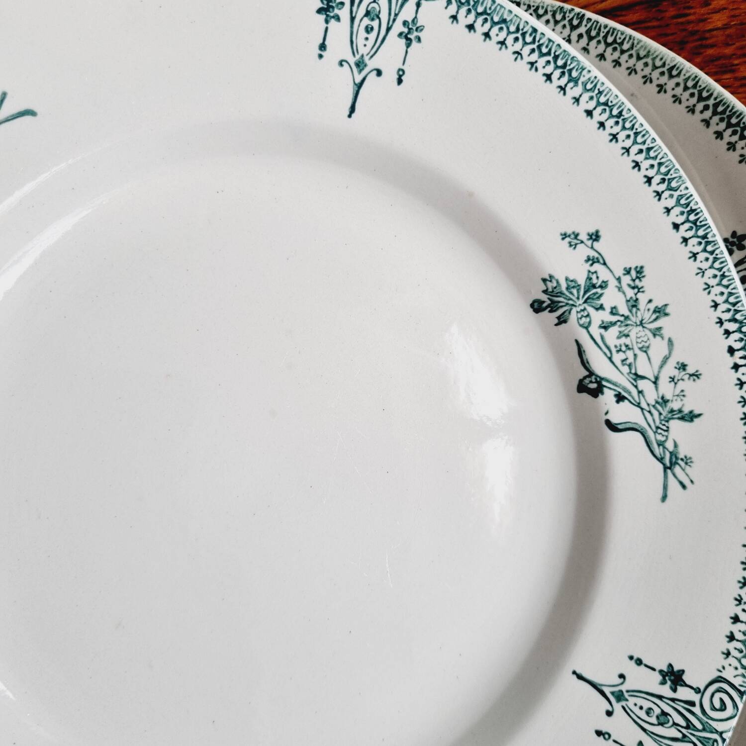 Set of 12 flat plates with slight defects Saint Amand 1932