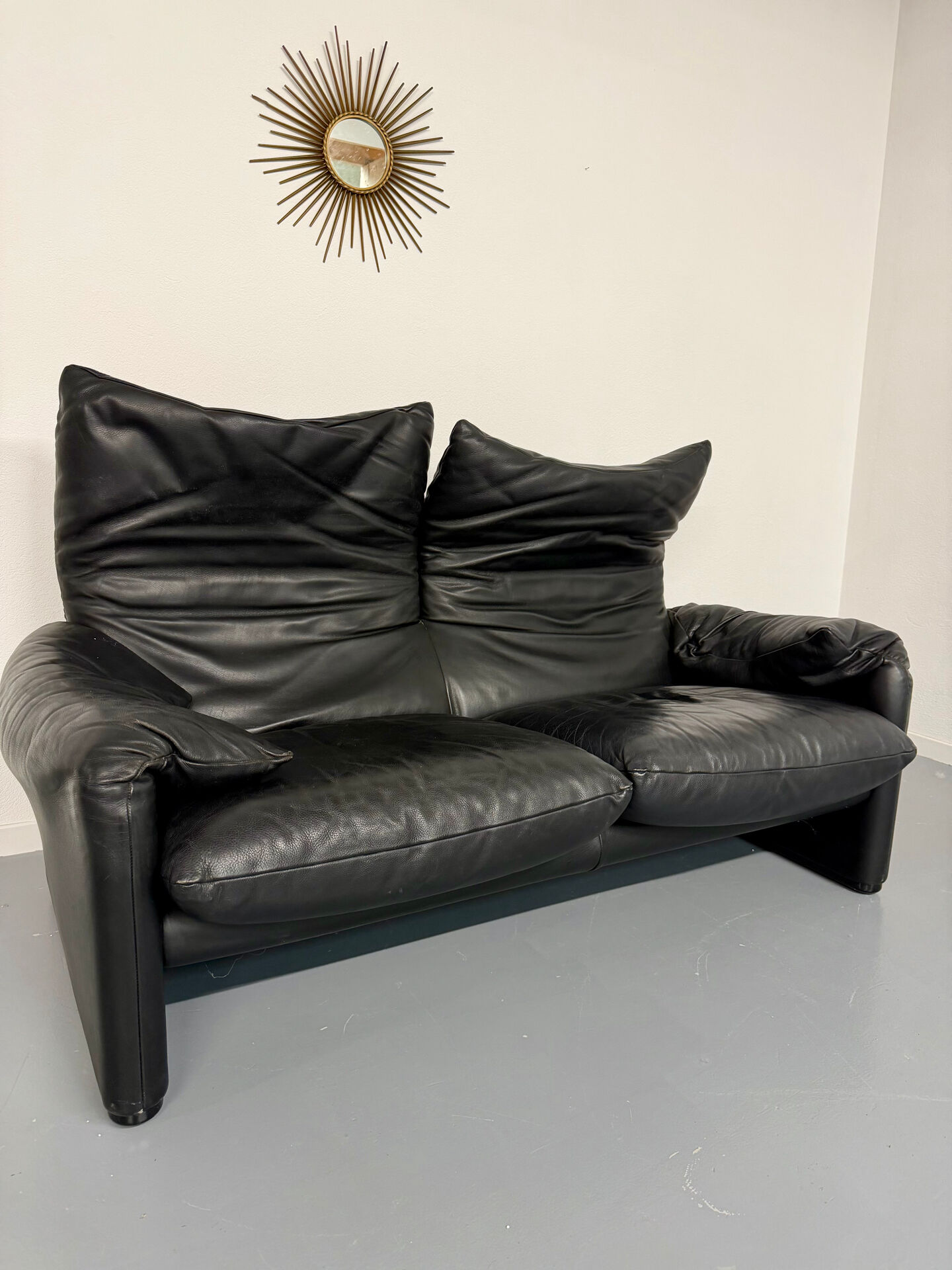 Canapé maralunga design design Vico MAGISTRETTI Cassina en cuir noir