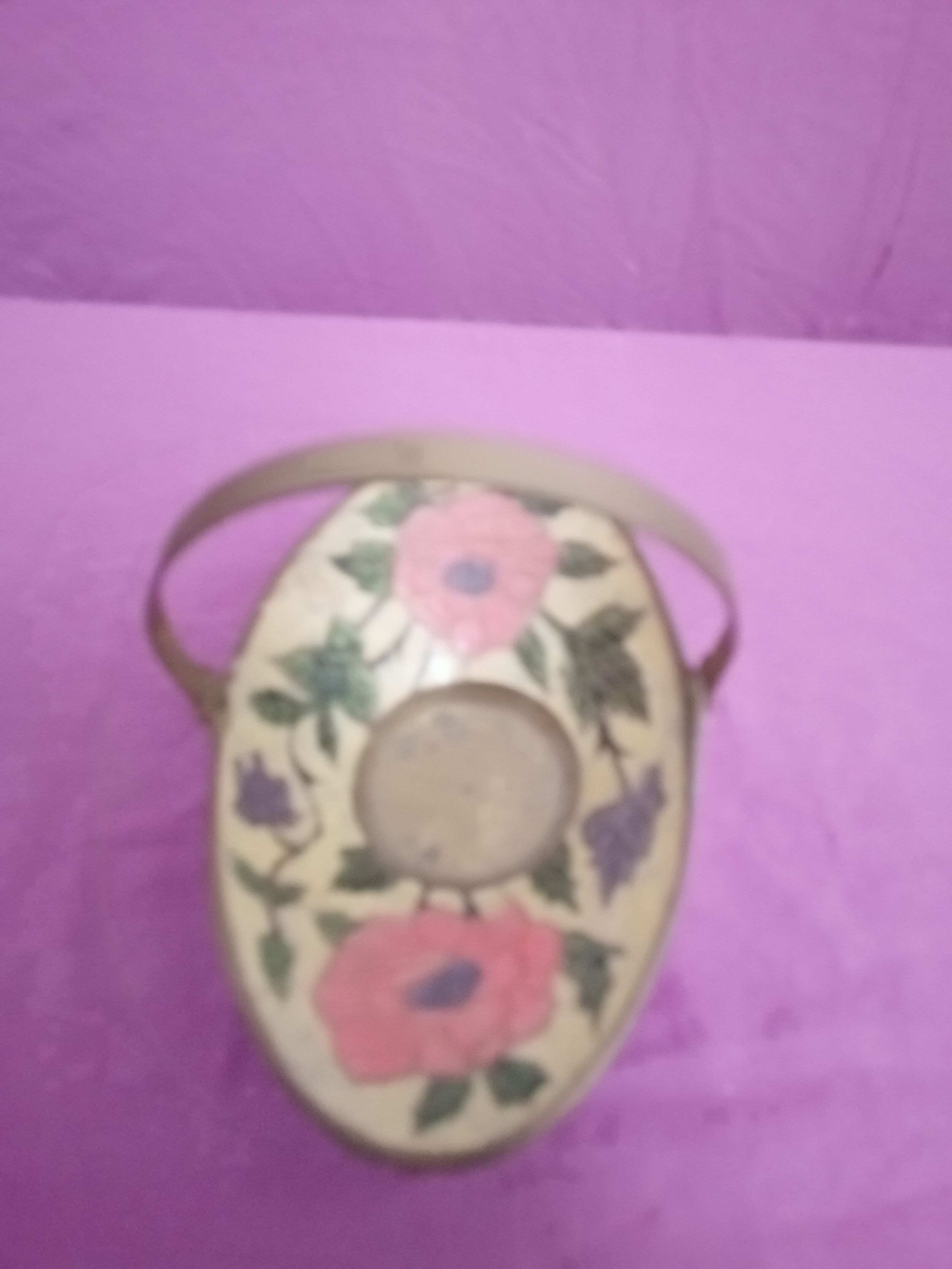 Empty pocket basket in brass and ceramic