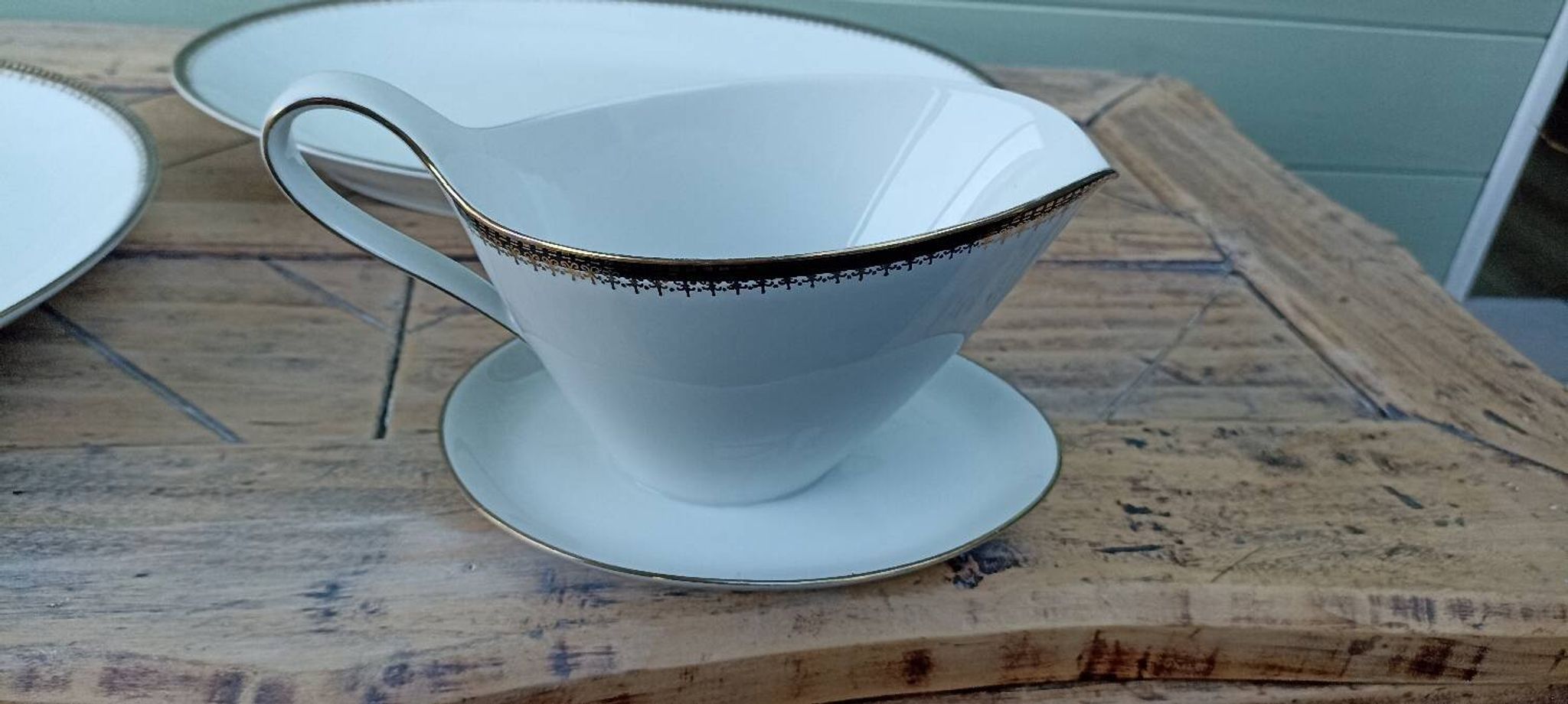 Saucière et 2 plats