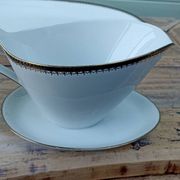 Saucière et 2 plats