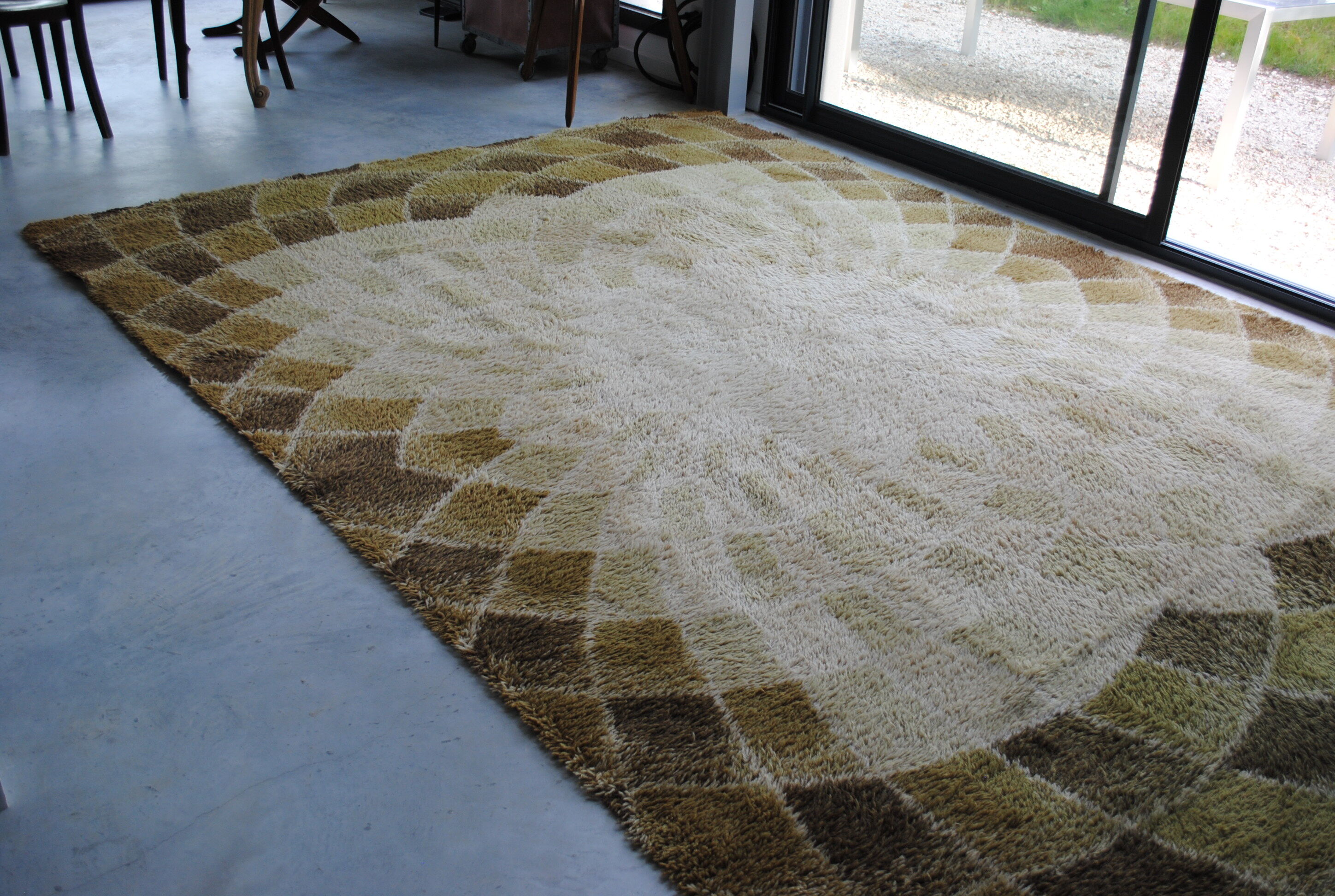 Vintage year 70s 250x350cm desso carpet