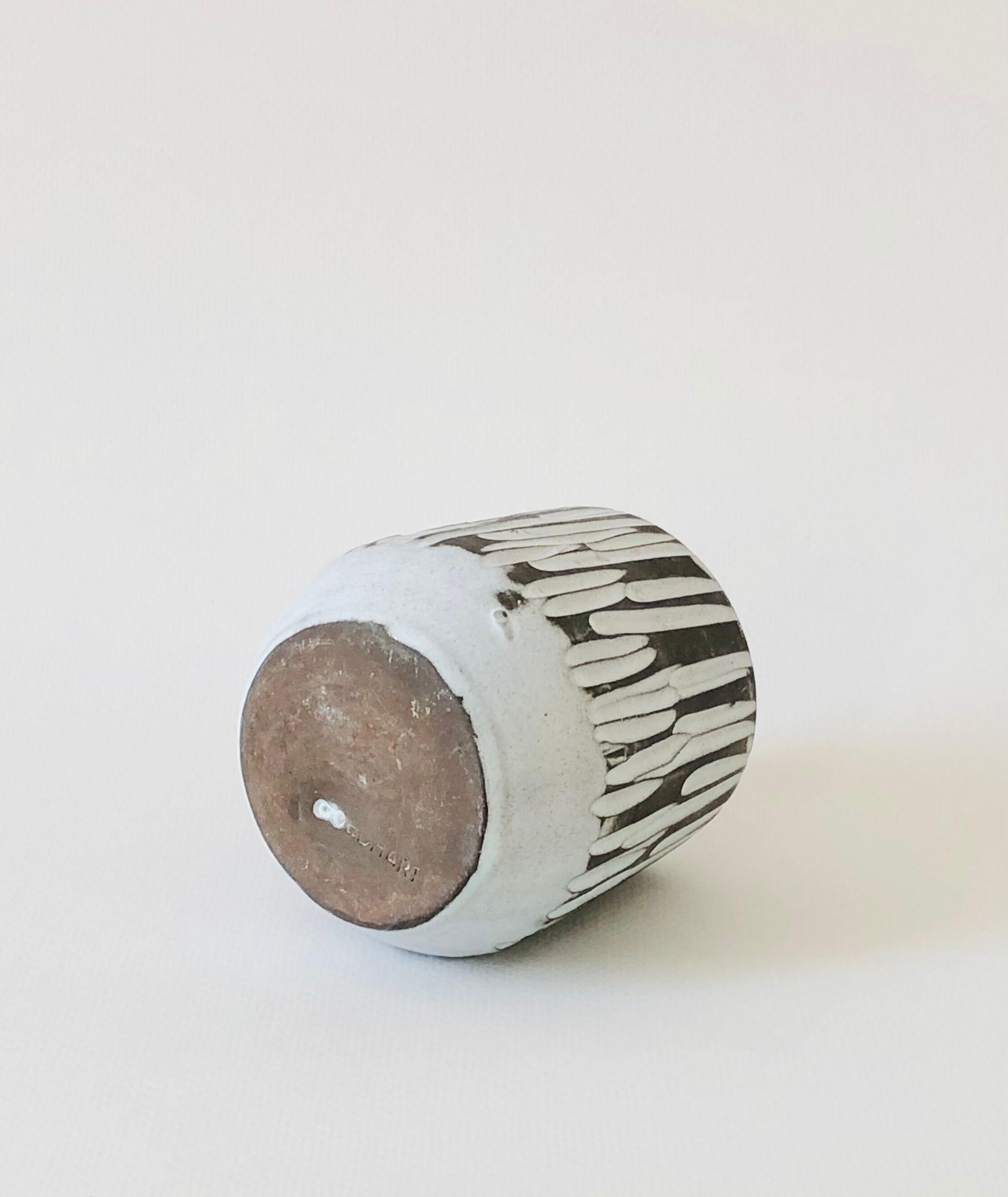 Ceramic vase by Nel Goedhart H9.5cm