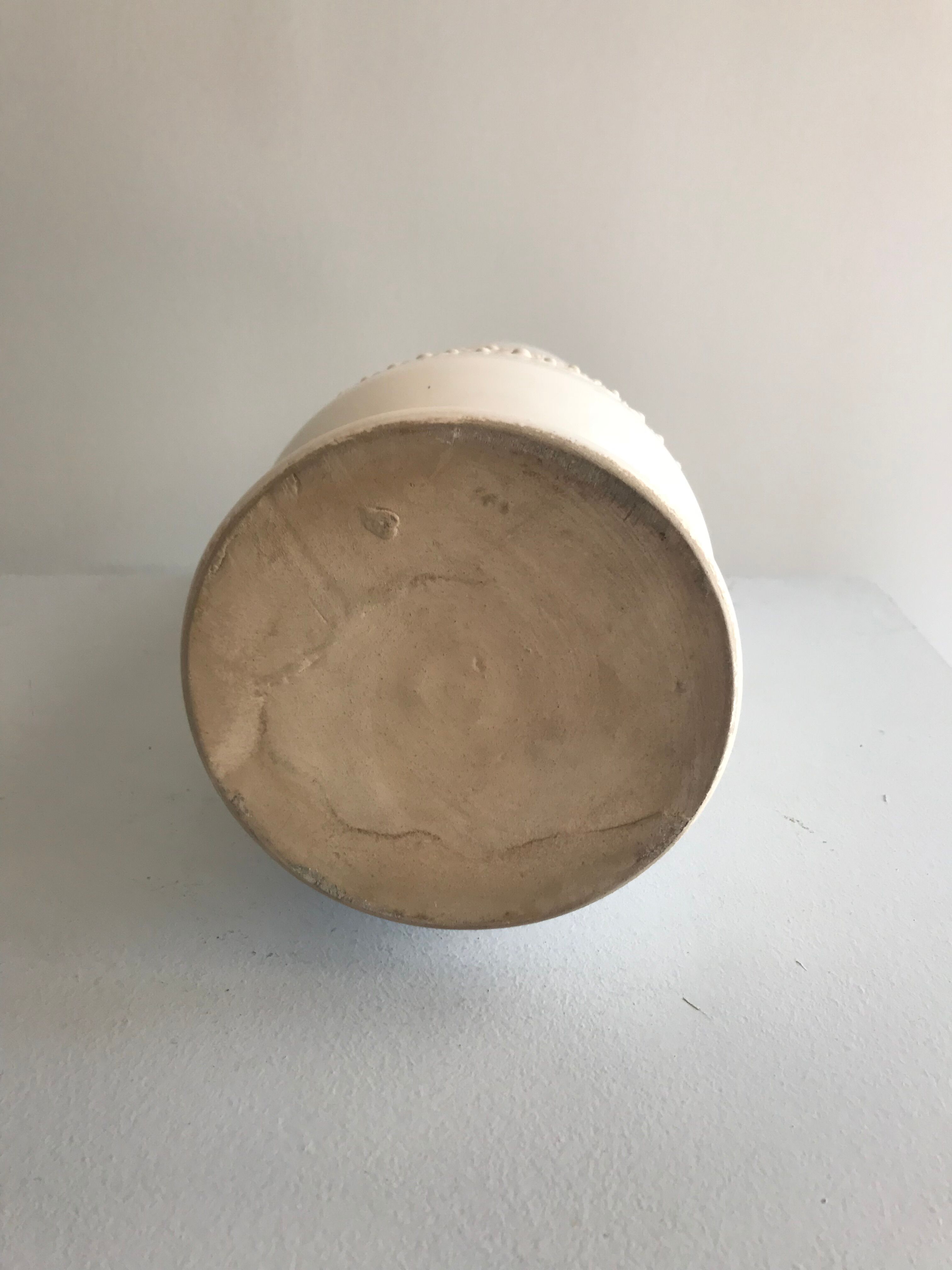 Vase to decorate ball, white