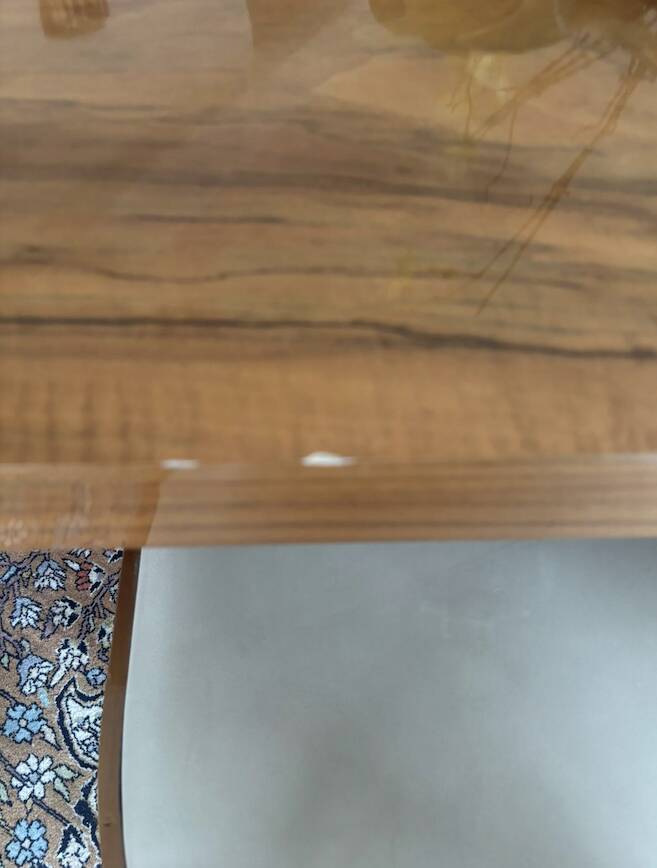 Table Art Déco en loupe d’orme – Années 1930 – Très bel état