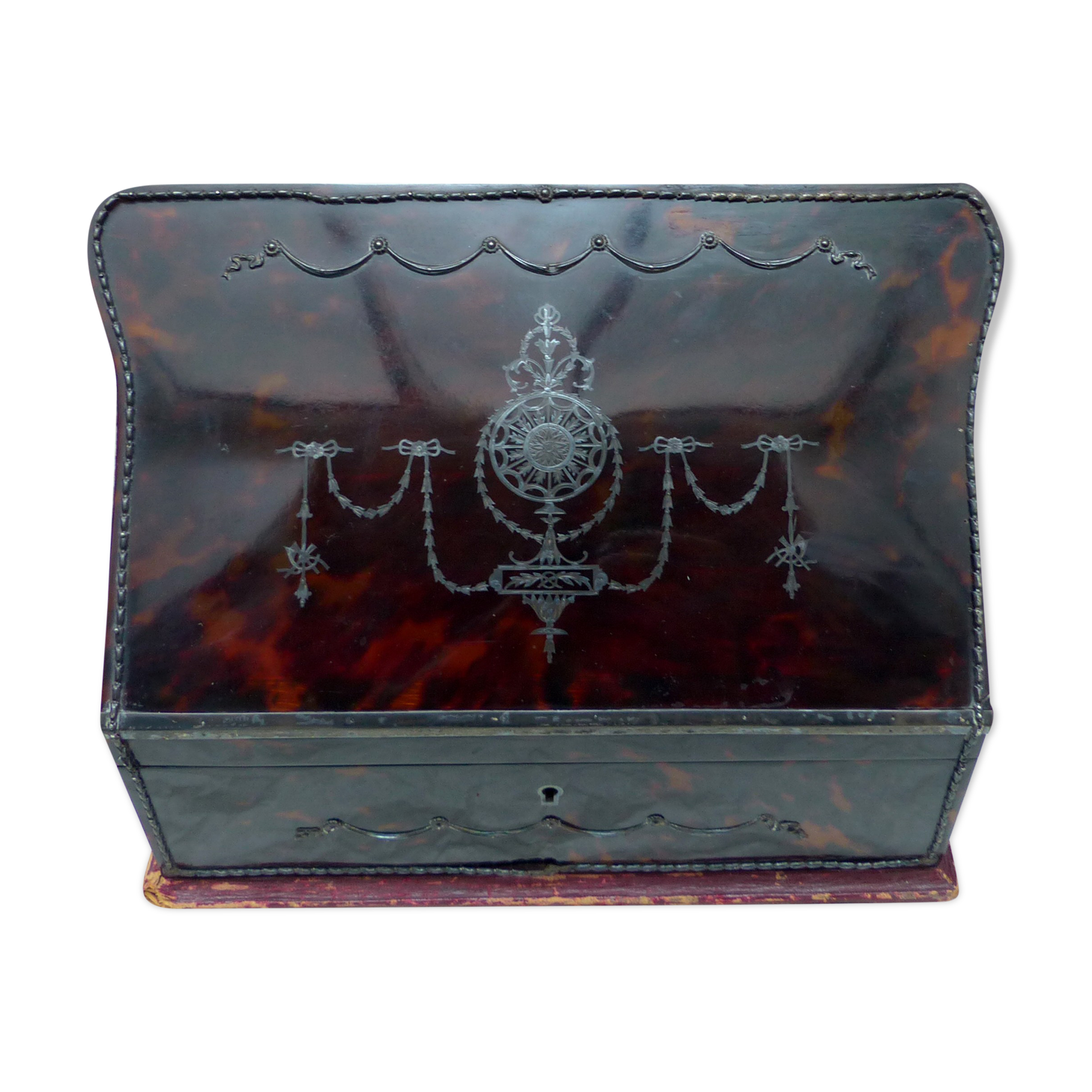 Silver and scale mail box