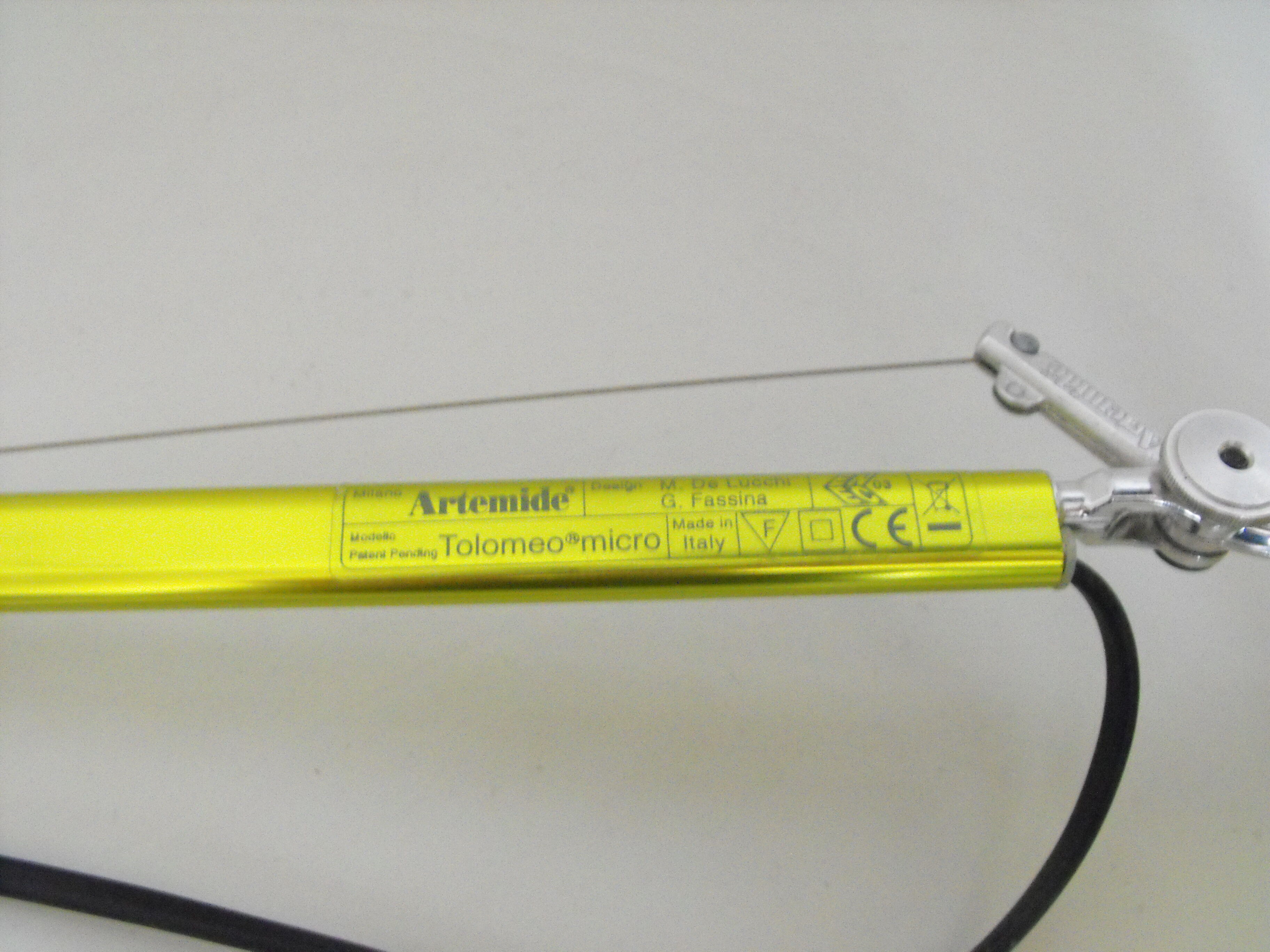 Artemide desktop lamp model toloméo micro .