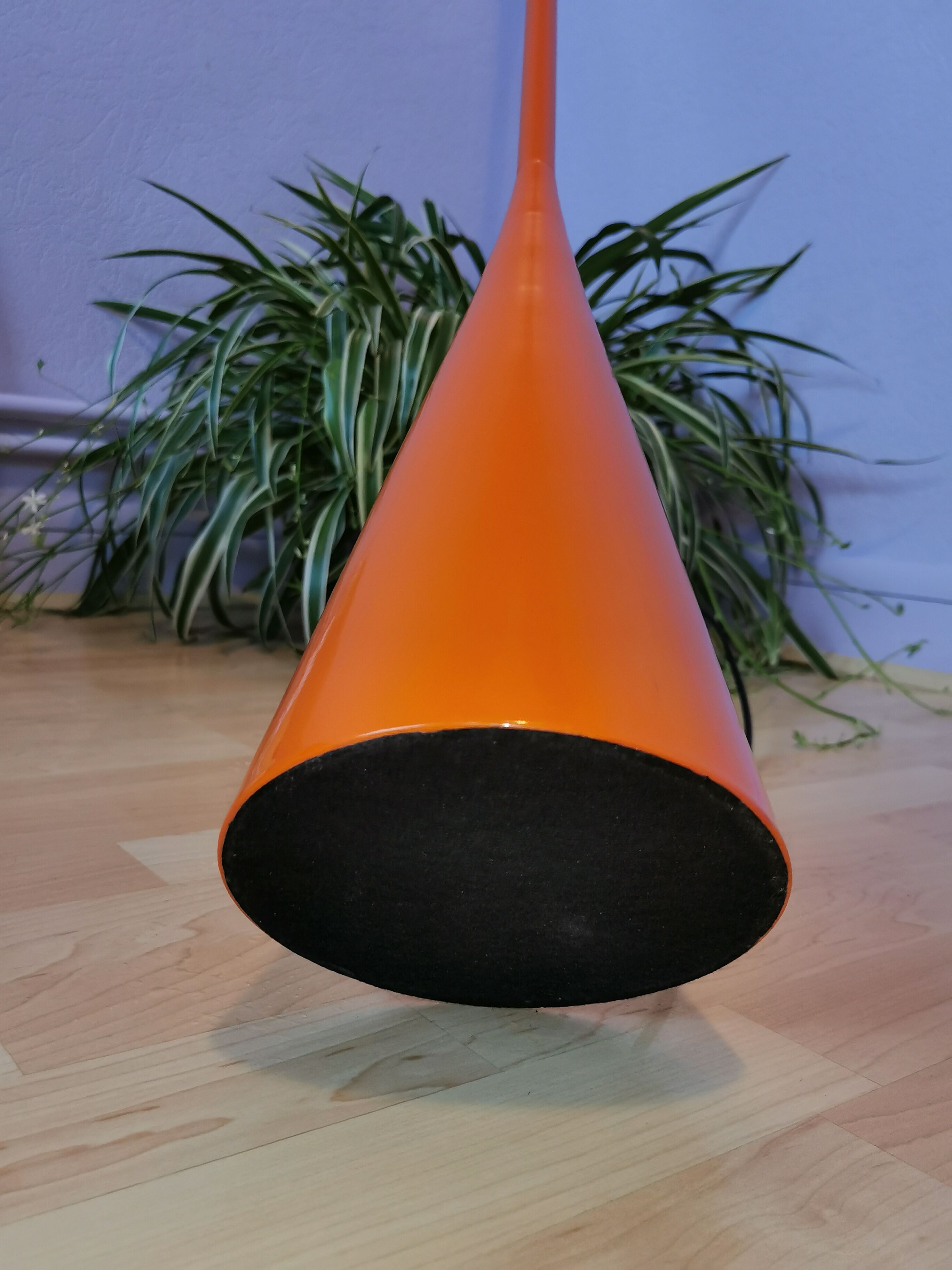 Lampadaire orange sablier postmoderne 1980