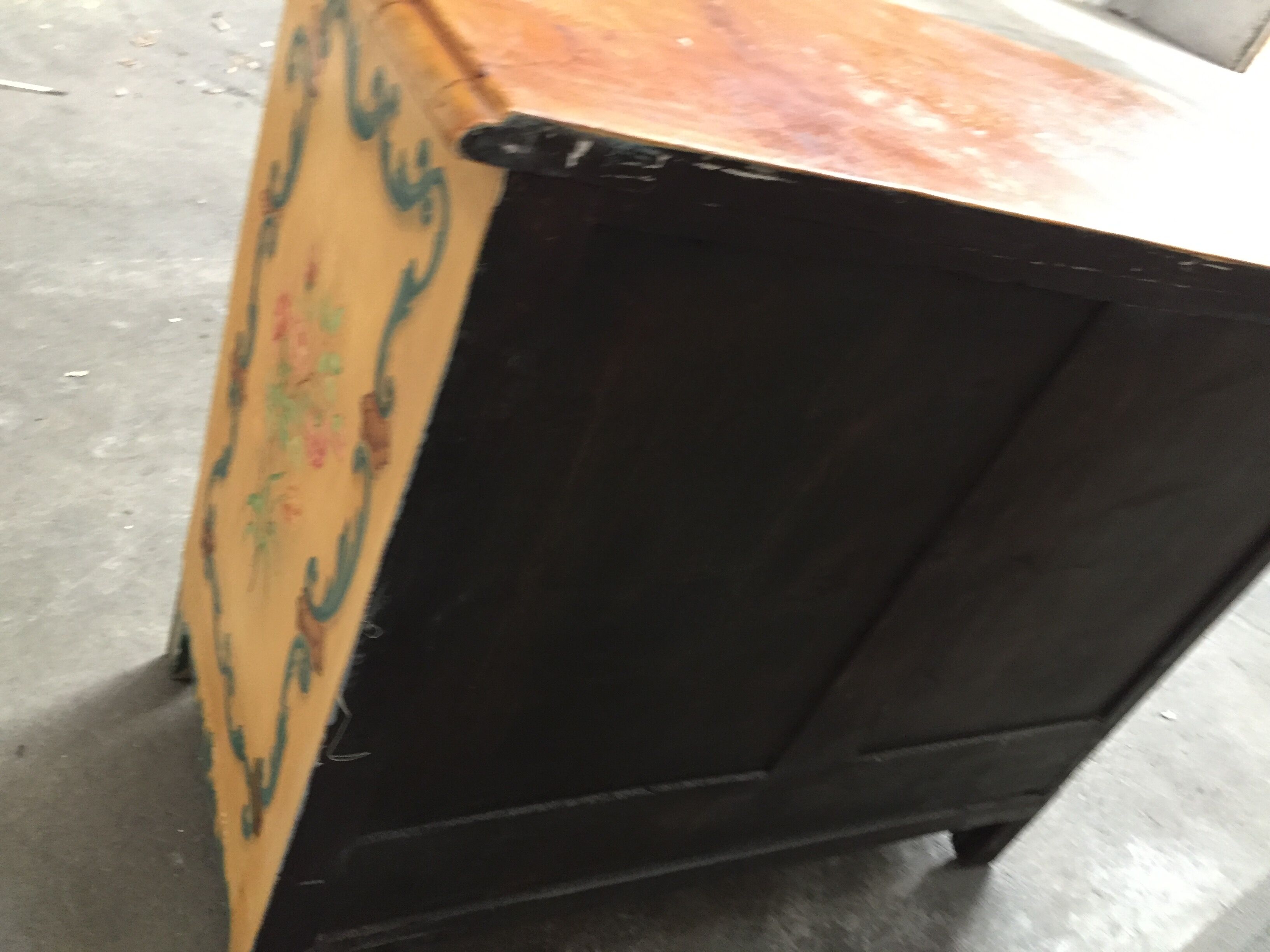 Venetian dresser 19 eme