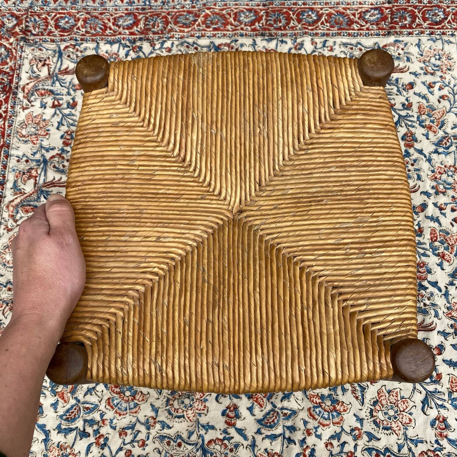 Low stool in wood and straw