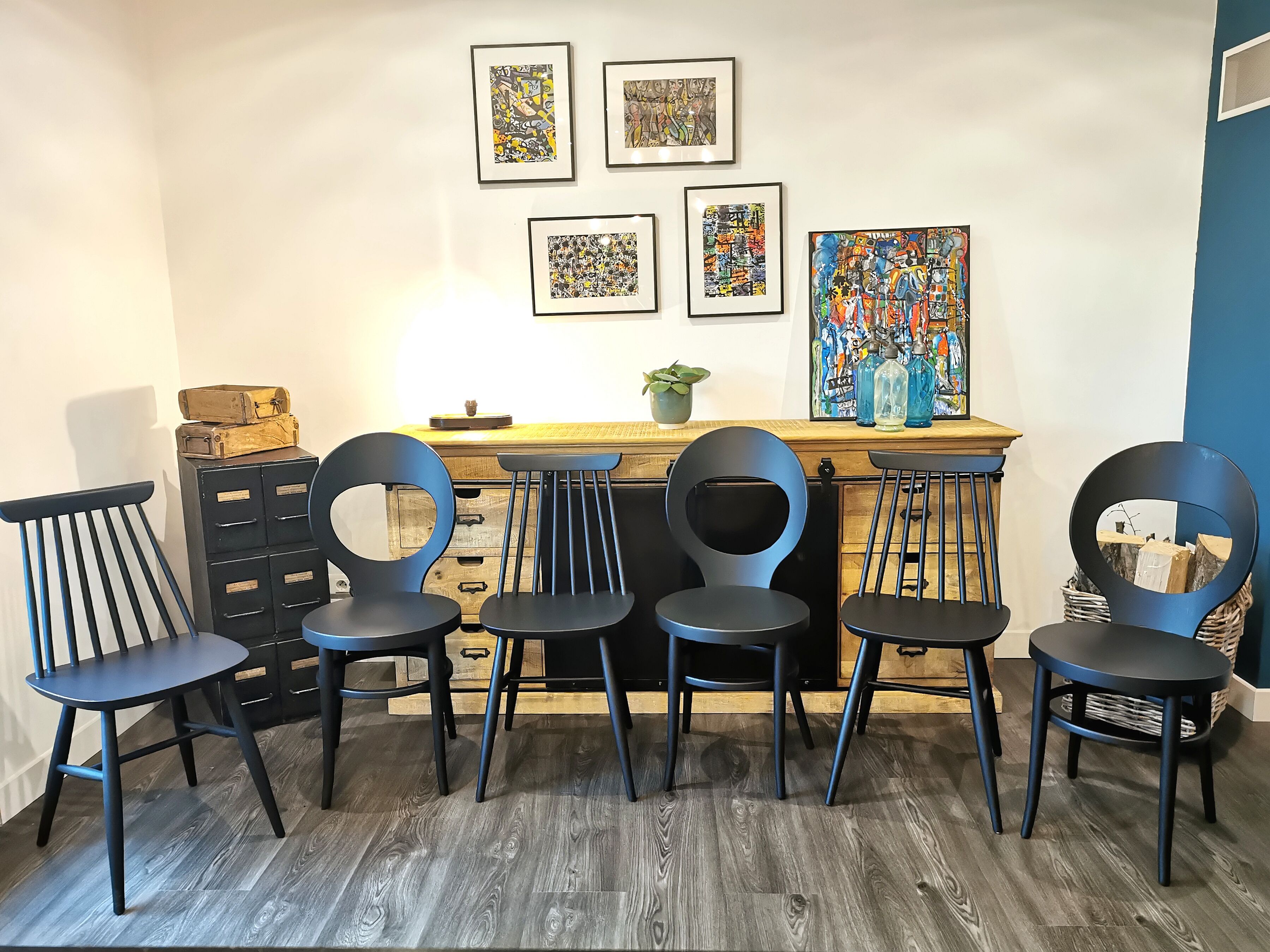 Series of 6 mismatched bistro chairs Baumann and Gizycko