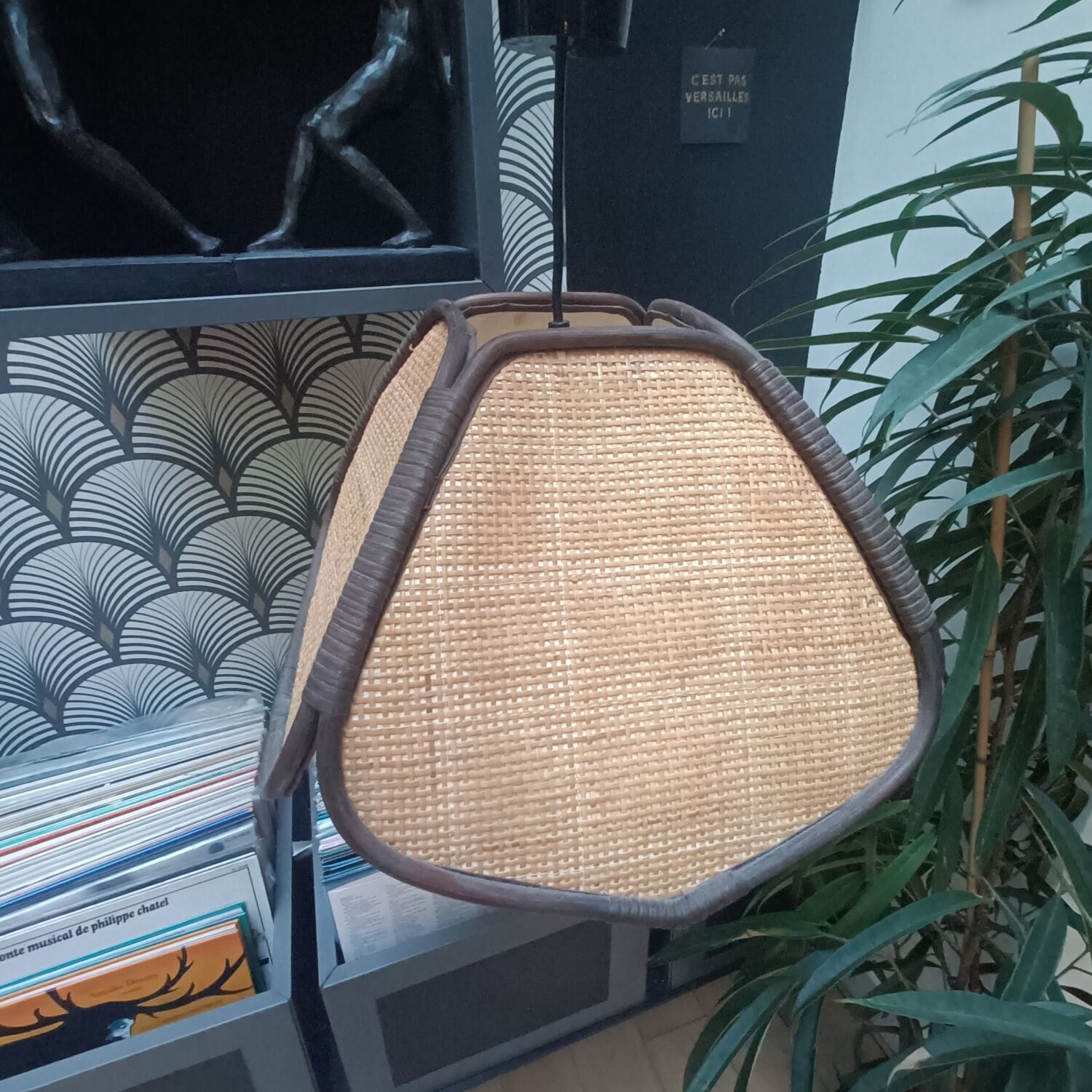 Suspension, vintage wicker rattan shine