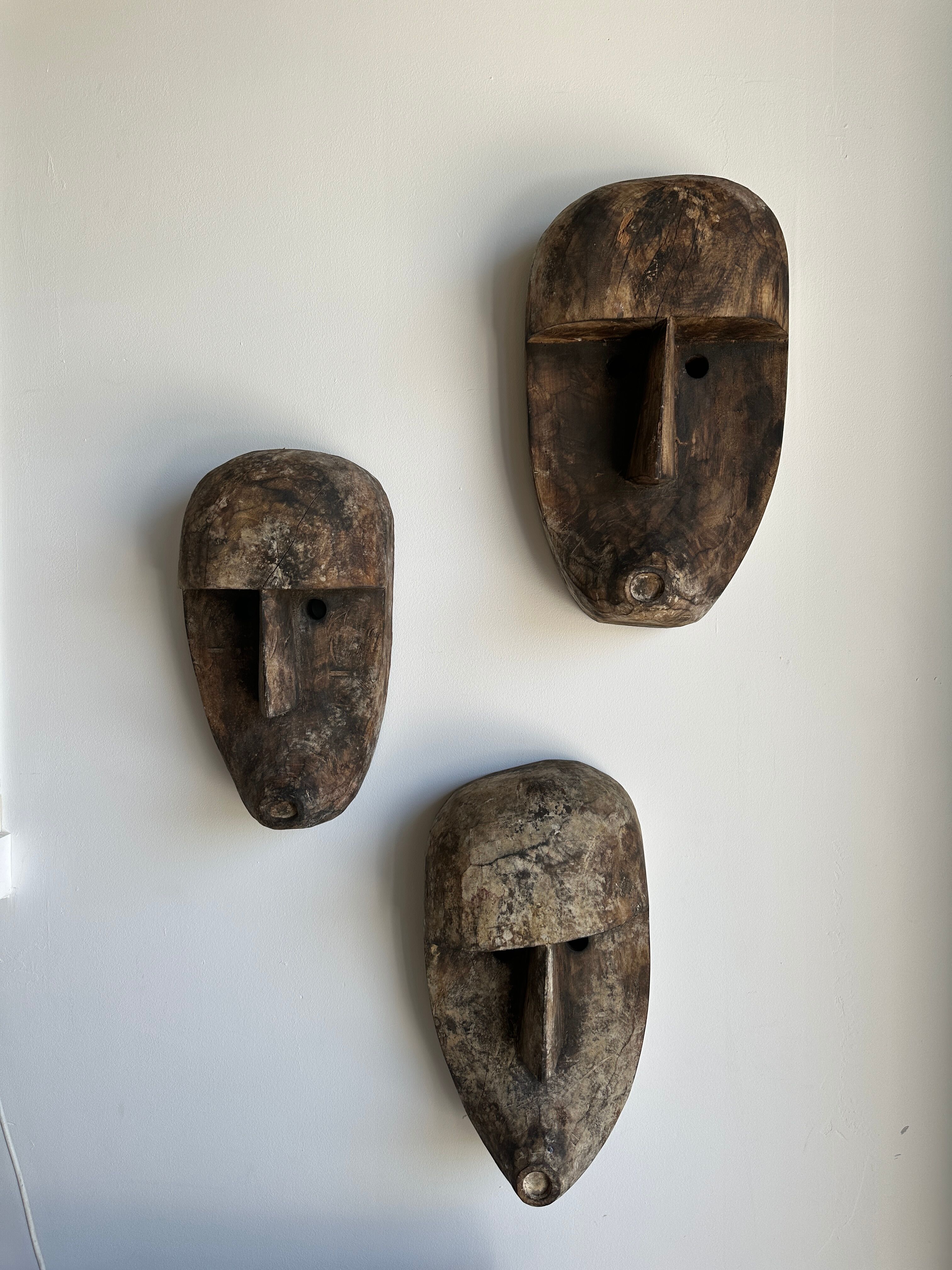 Large Timor mask in patinated wood H:50cm (1)