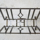 Metal magazine rack
