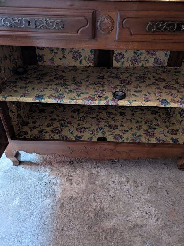 Sells very old in very good condition.