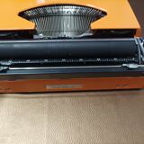 Silver Reed Silverette S Orange typewriter