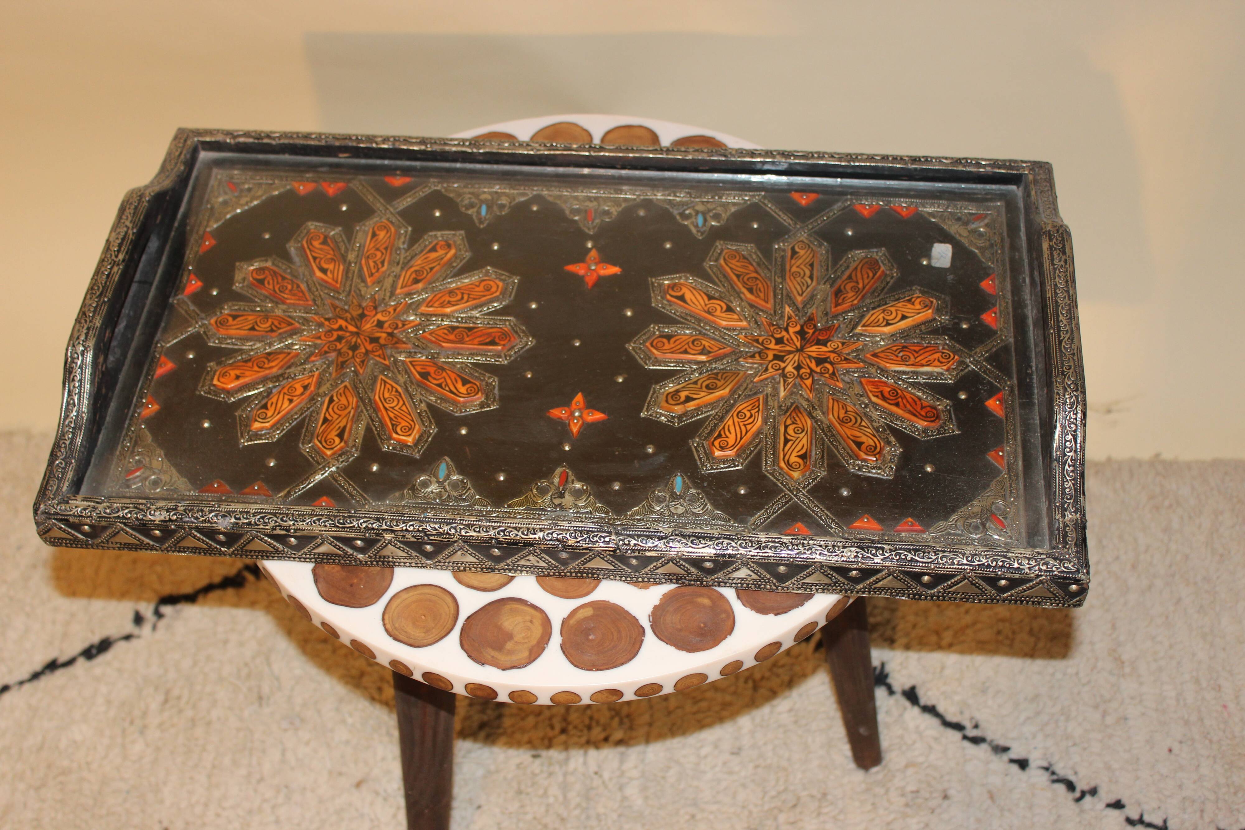 Tray to serve