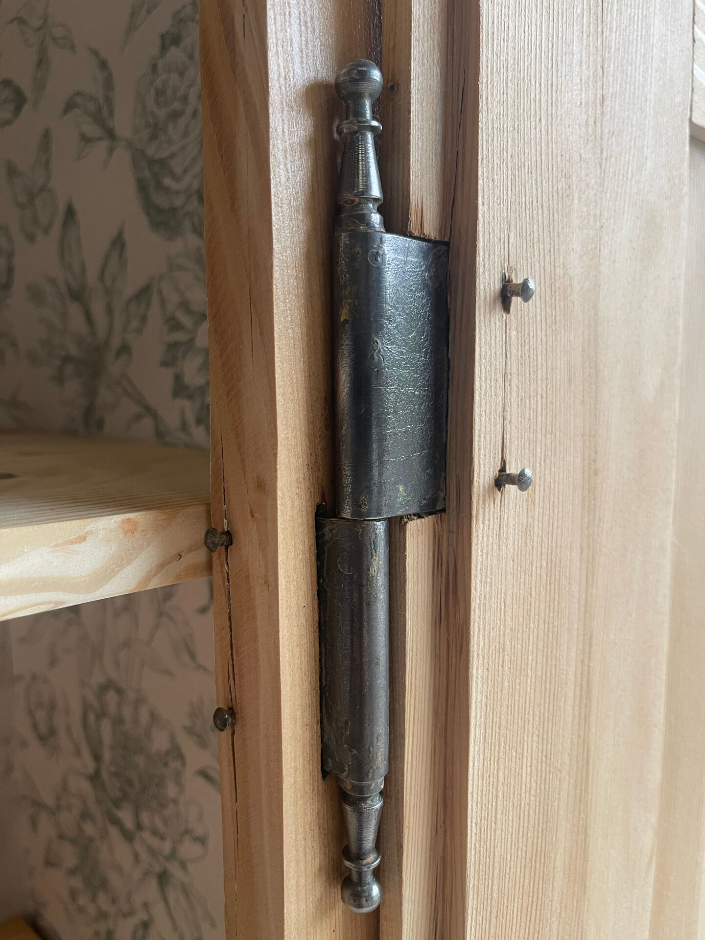 Hat cabinet