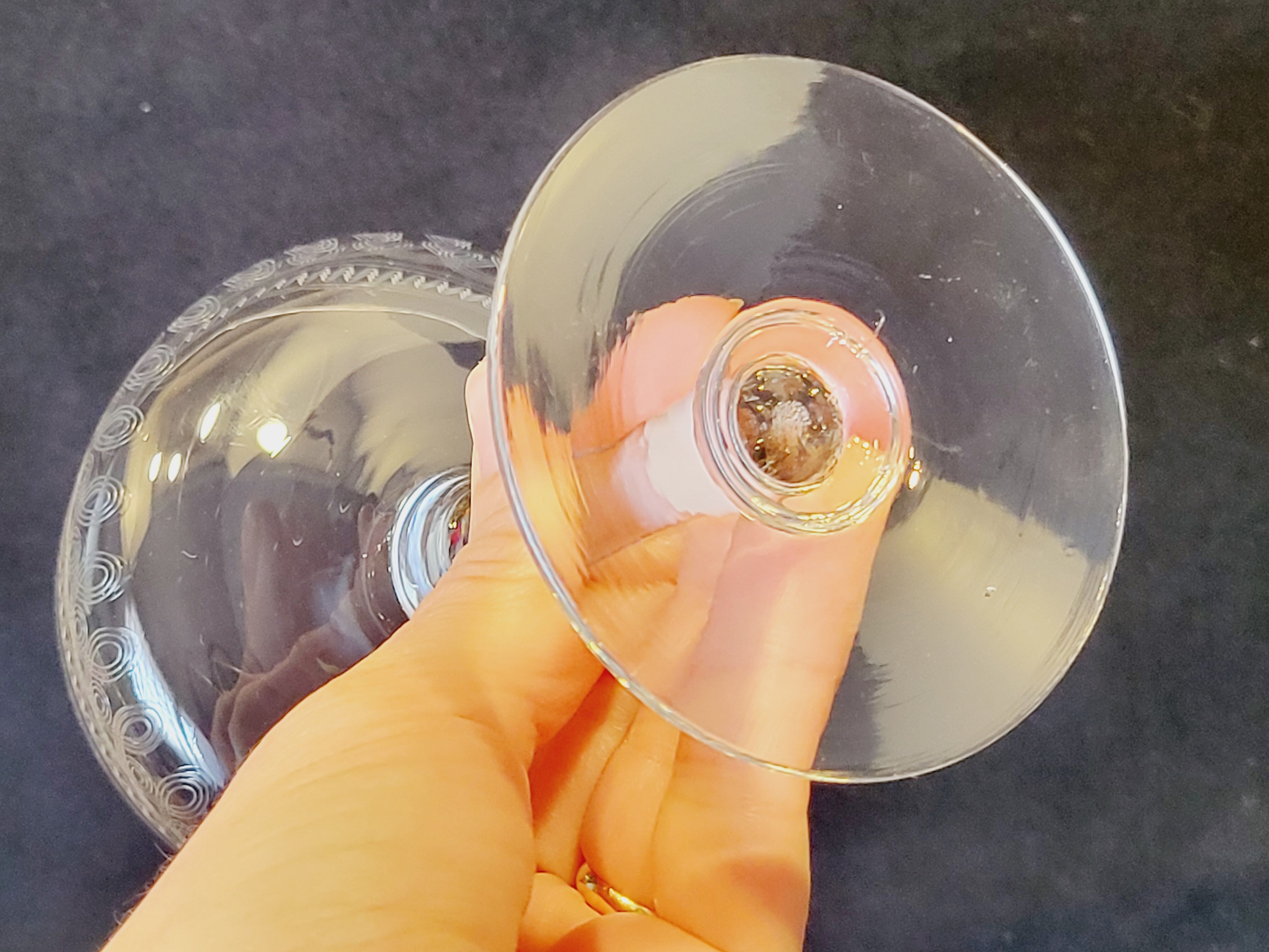 8 old champagne glasses in crystal engraved 1910