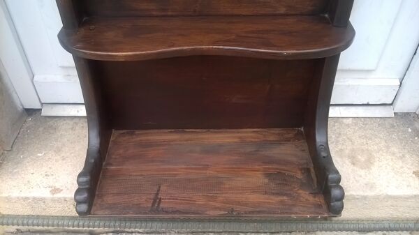 Meuble étagère sculpté