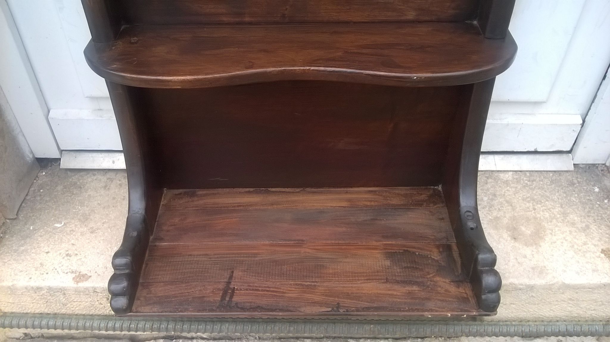 Meuble étagère sculpté
