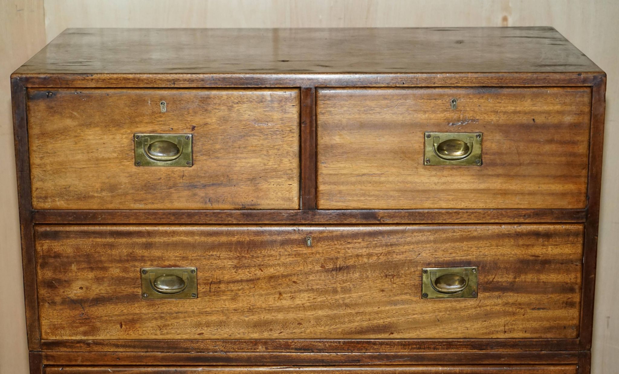 Commode de campagne militaire en acajou circa 1880