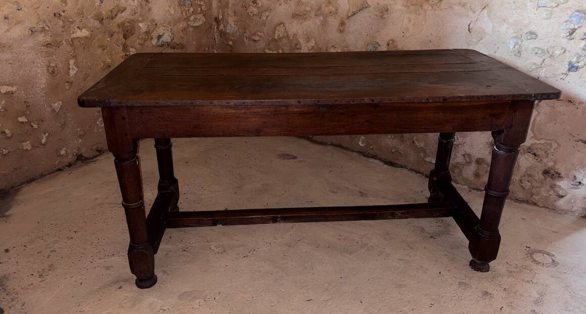 Grande table Louis XIII d'époque en chêne massif