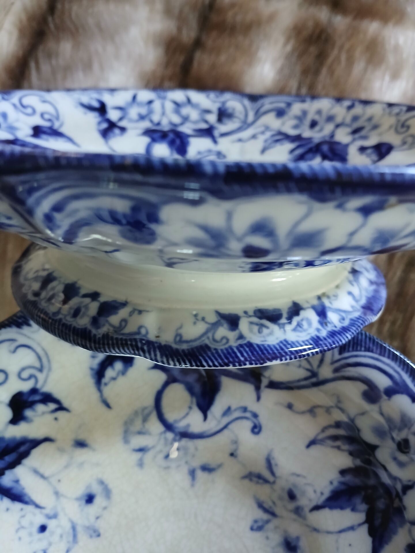 2 antique compotiers in Creil and Montereau ironstone.