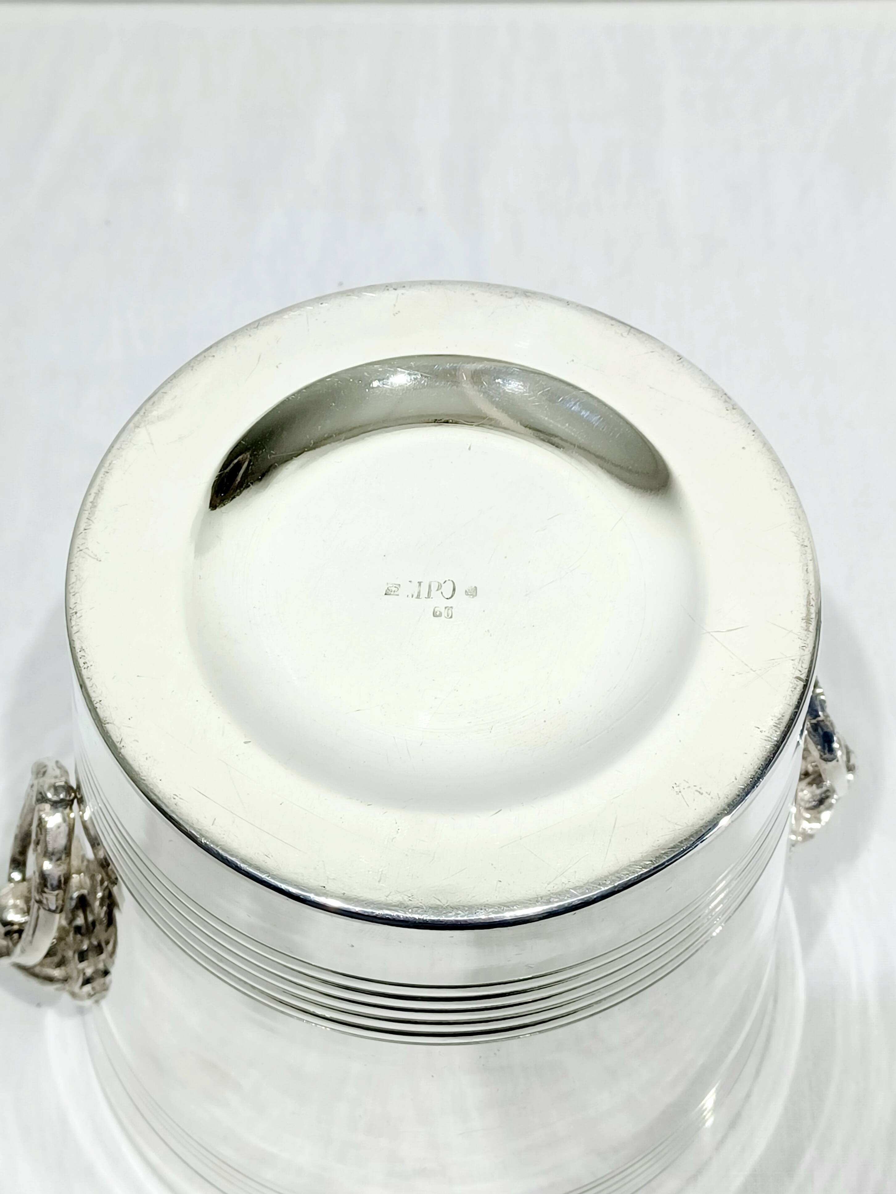 Seau à champagne en métal argenté, tête de lion