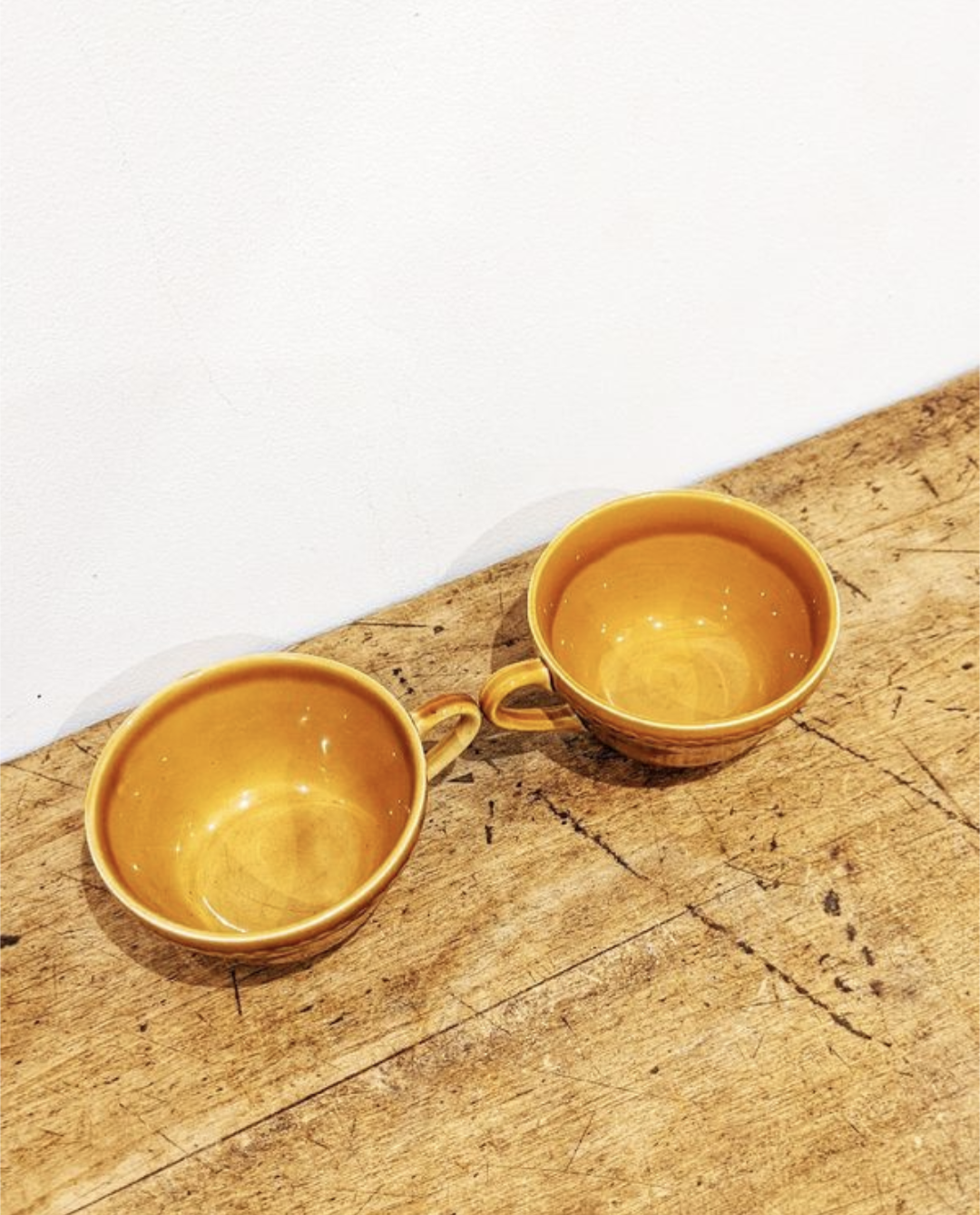 2 cups and saucers vintage '70 honey color