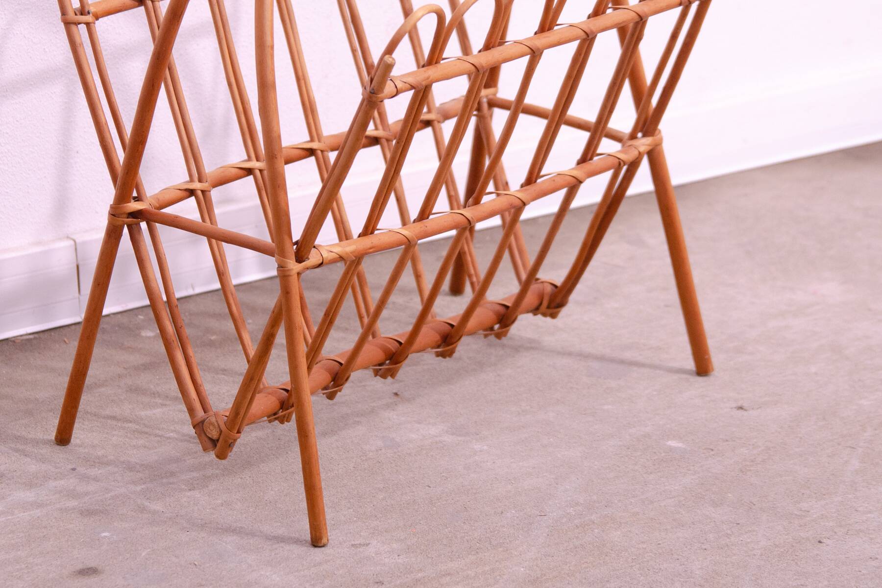 Mid century rattan magazine rack by Jan Kalous for ÚLUV, 1960´s, Czechoslovakia