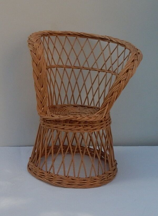 Wicker child chair