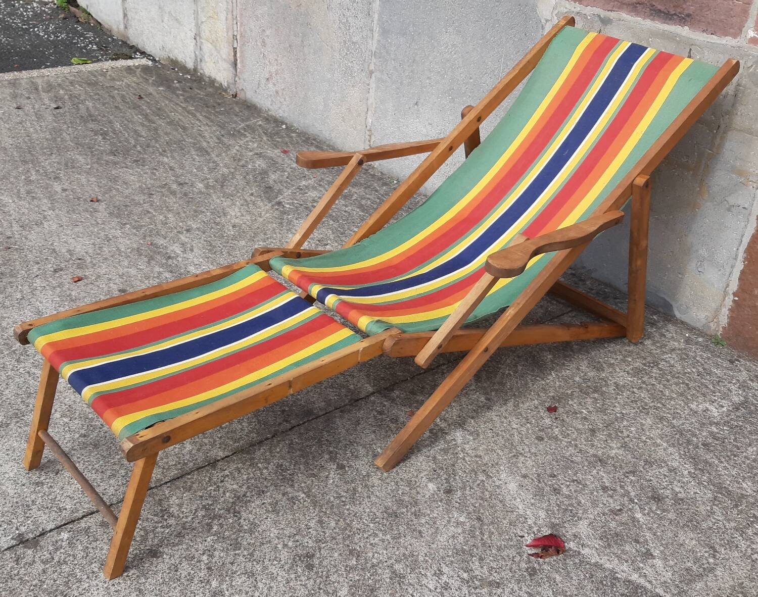 Vintage deckchair, lounge chair or chaise longue