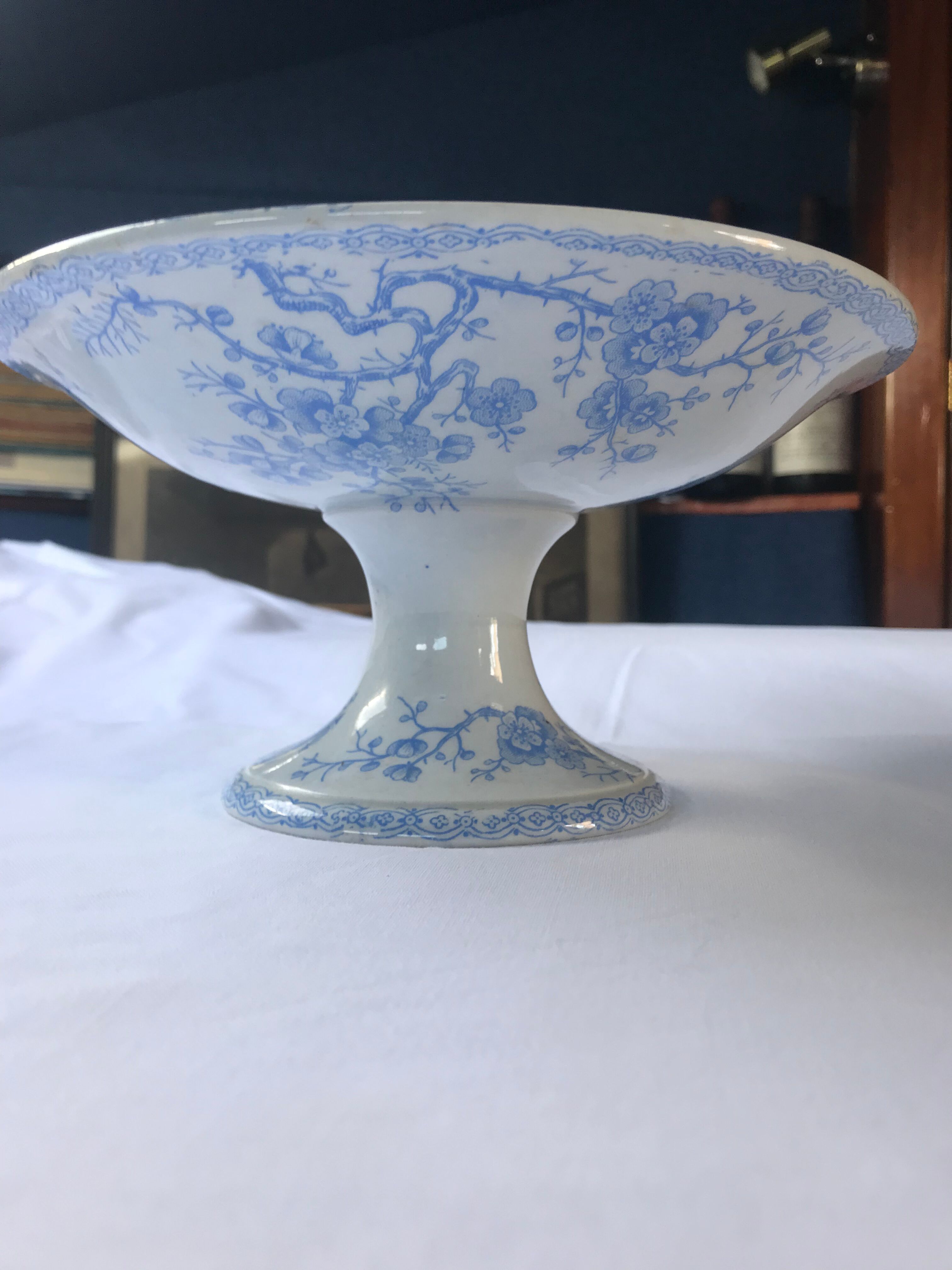 Compotier on piedouche in Gien earthenware