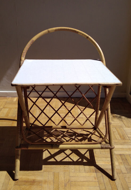 Rattan magasine rack