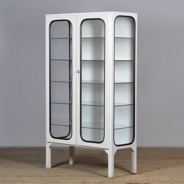 Cabinet médical vintage, années 1970
