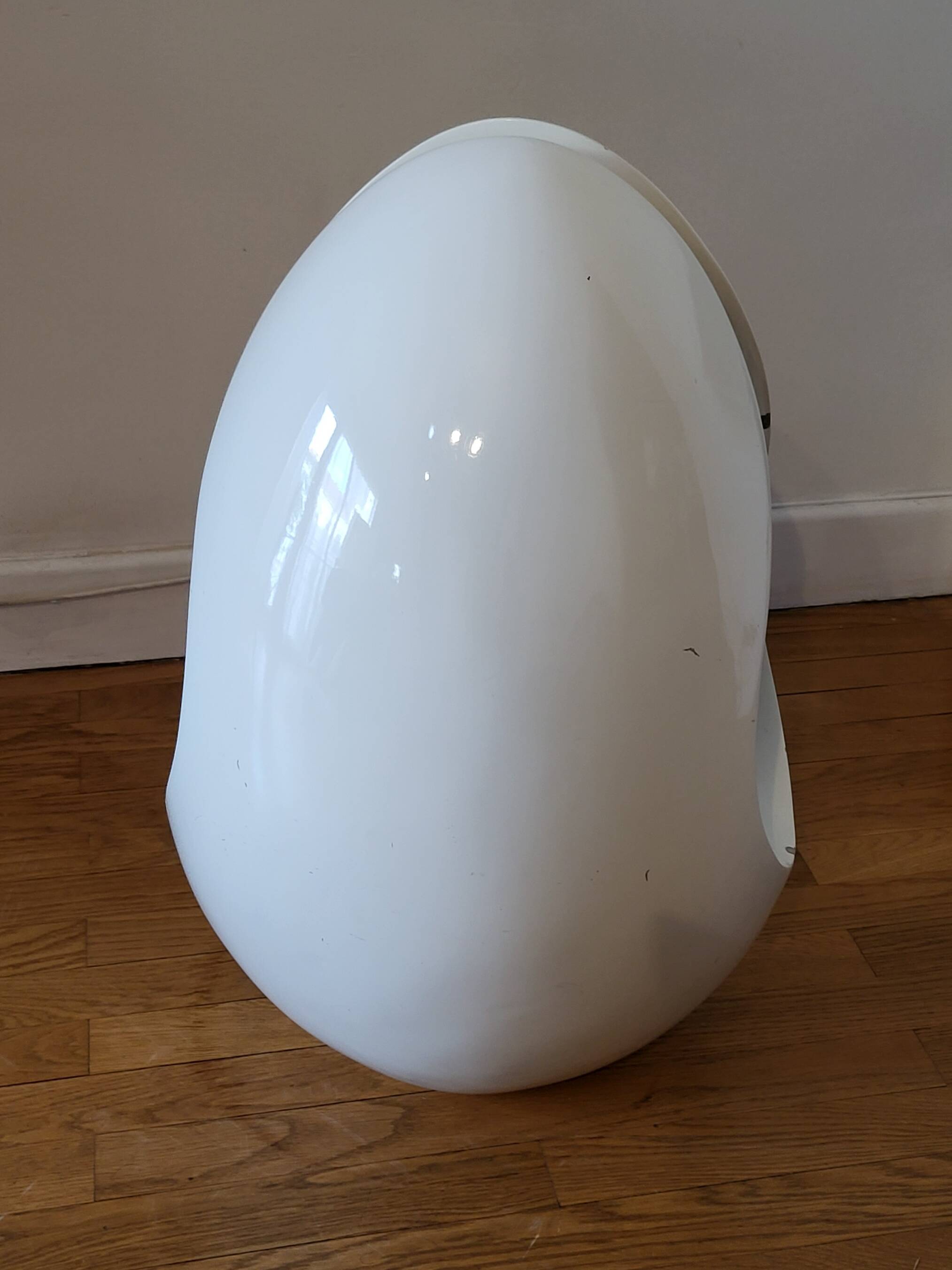 White ovo magazine holder by stamp space age vintage