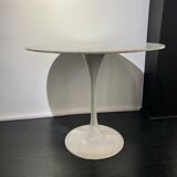 Table pied tulipe