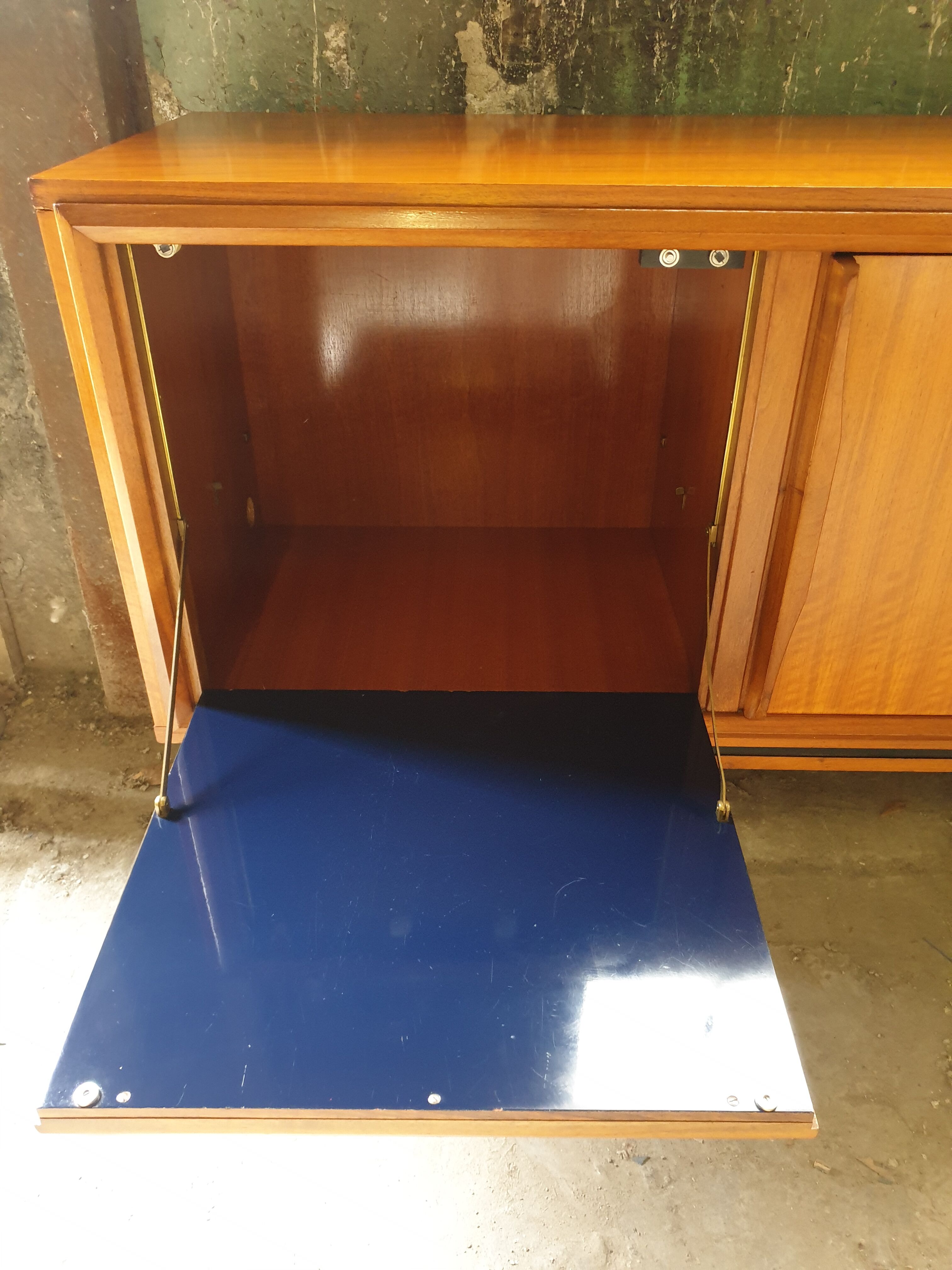 Teak sideboard of the Maison Emgé