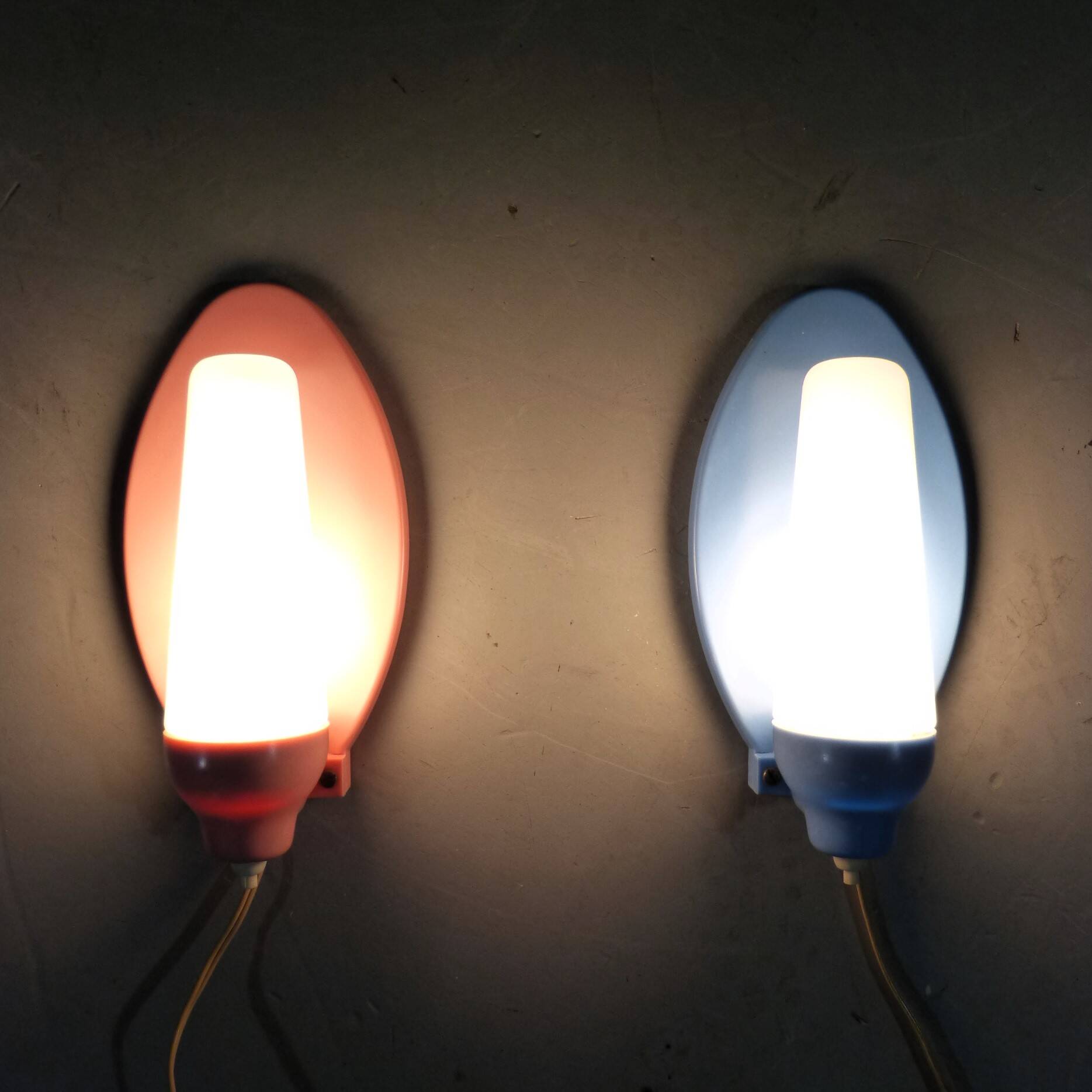 Set of 2 Wall lamps pink & blue 1950’s