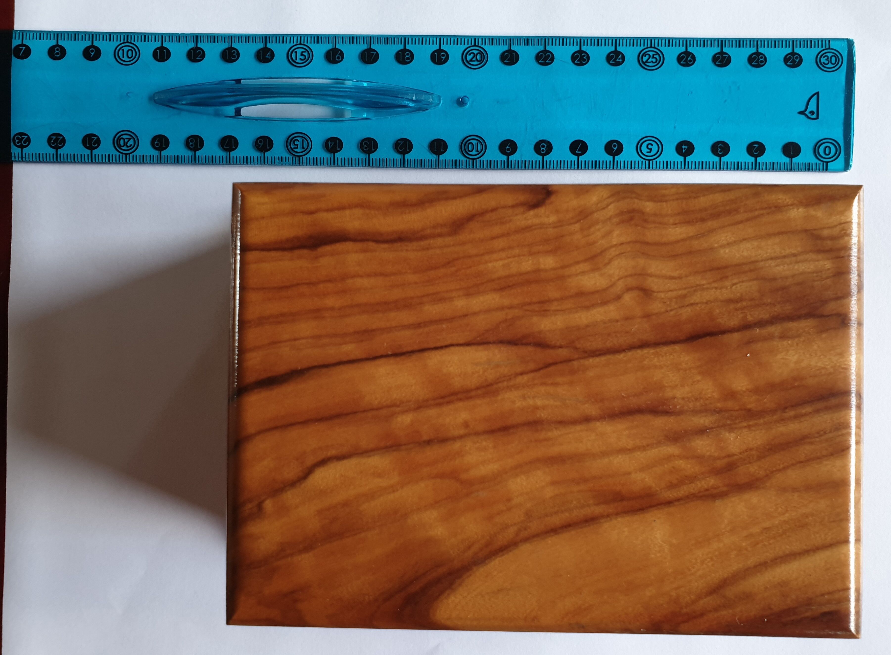 Range olive wood cigarettes very good condition